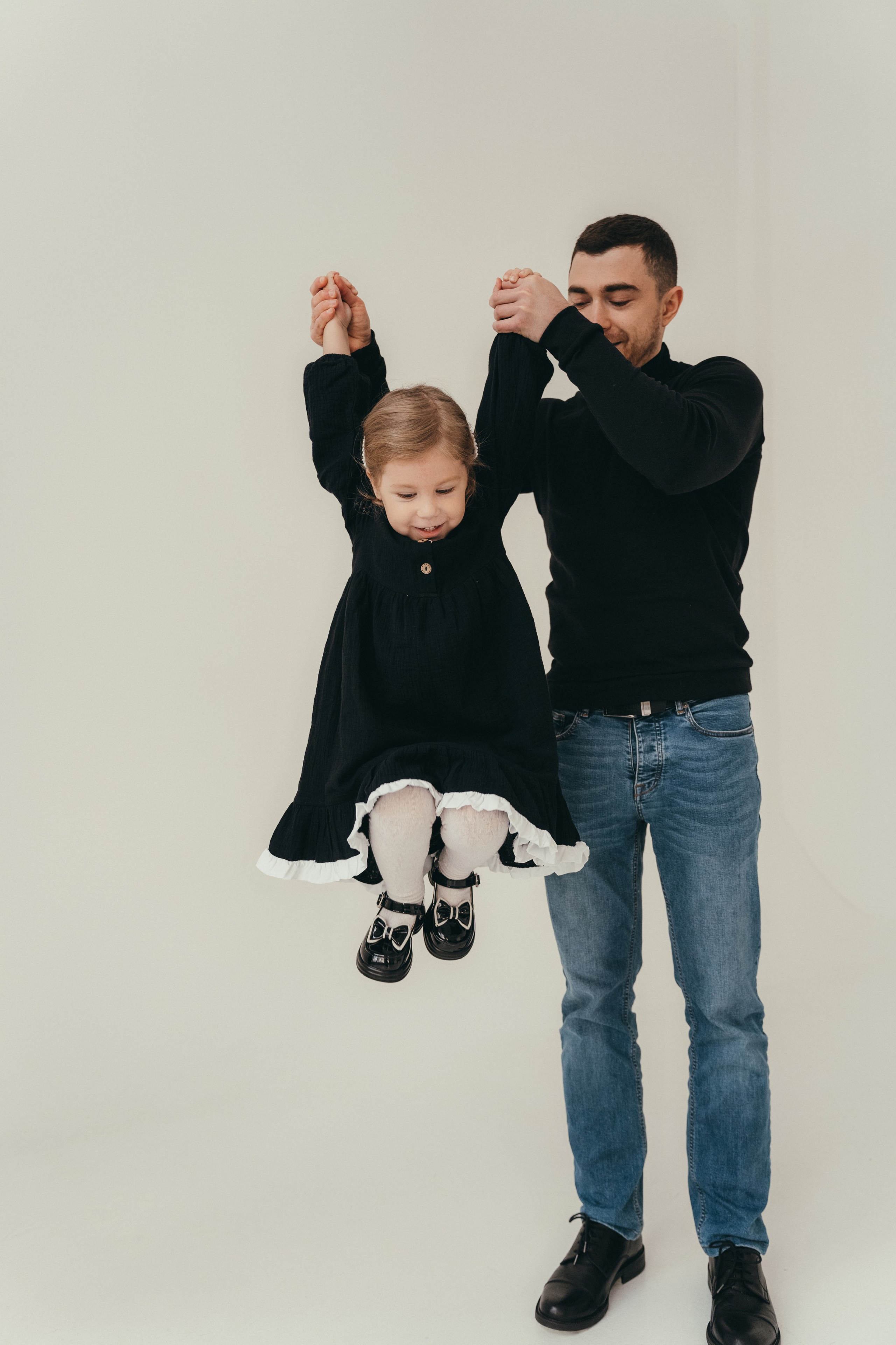 Илья, Алена и Аришка. Семейный фотограф • Домашние съемки в Нижнем Новгороде