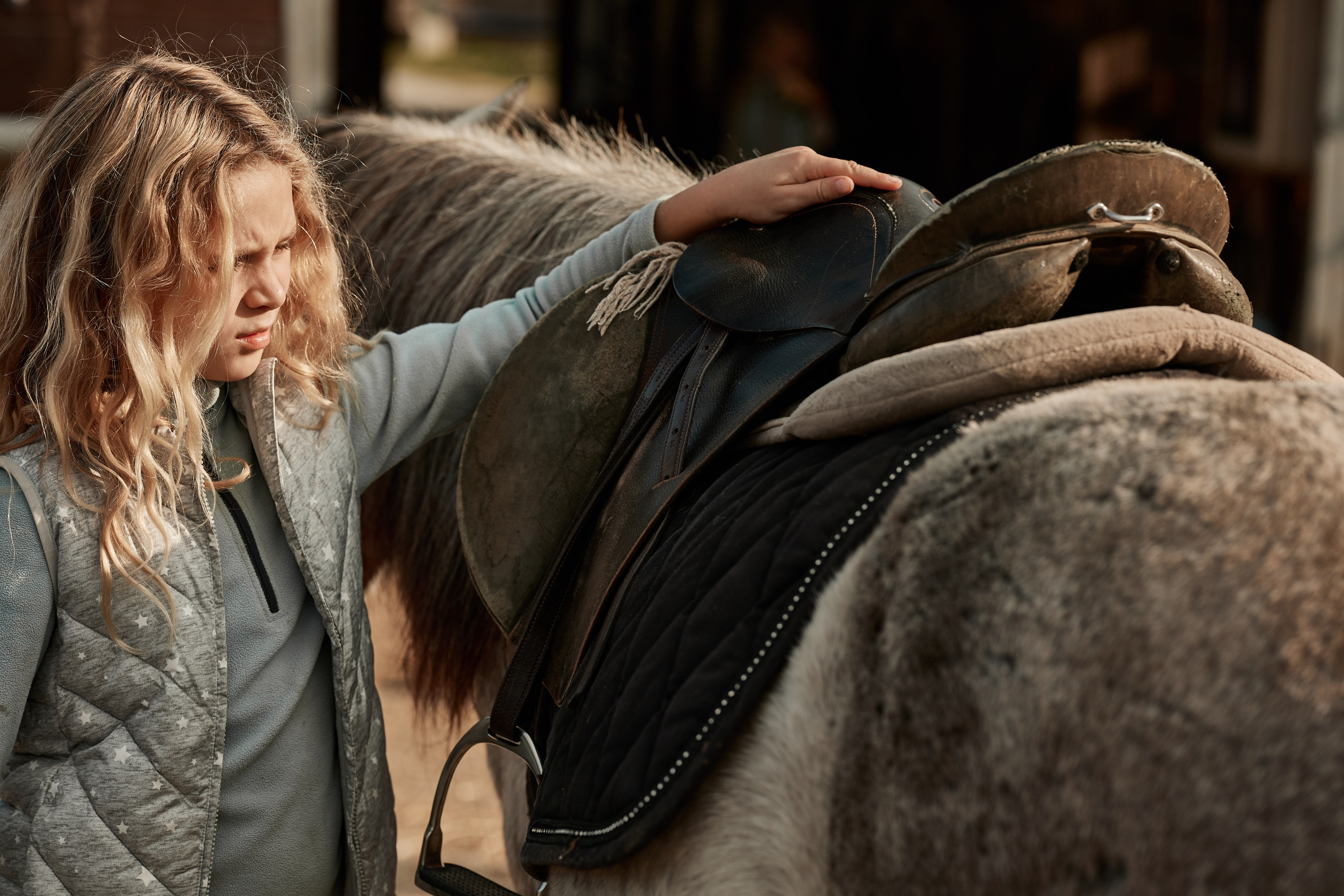 Reportage di bambini e pony. Fotografo di famiglie e ritrattista in Italia (Toscana)