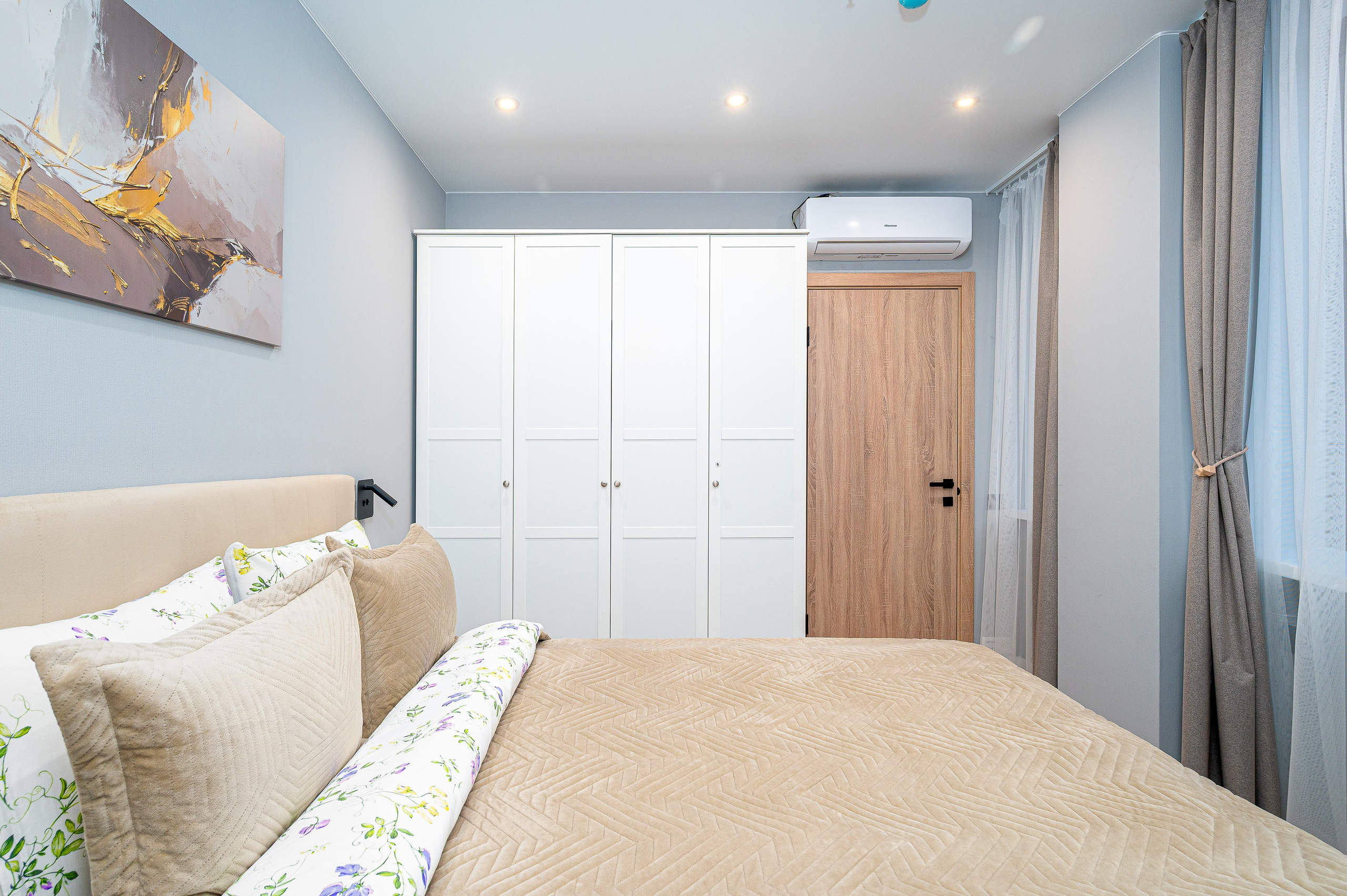 Номер под аренду в Glorax. Интерьерный фотограф. Фото- видеосъемка недвижимости Санкт-Петербург