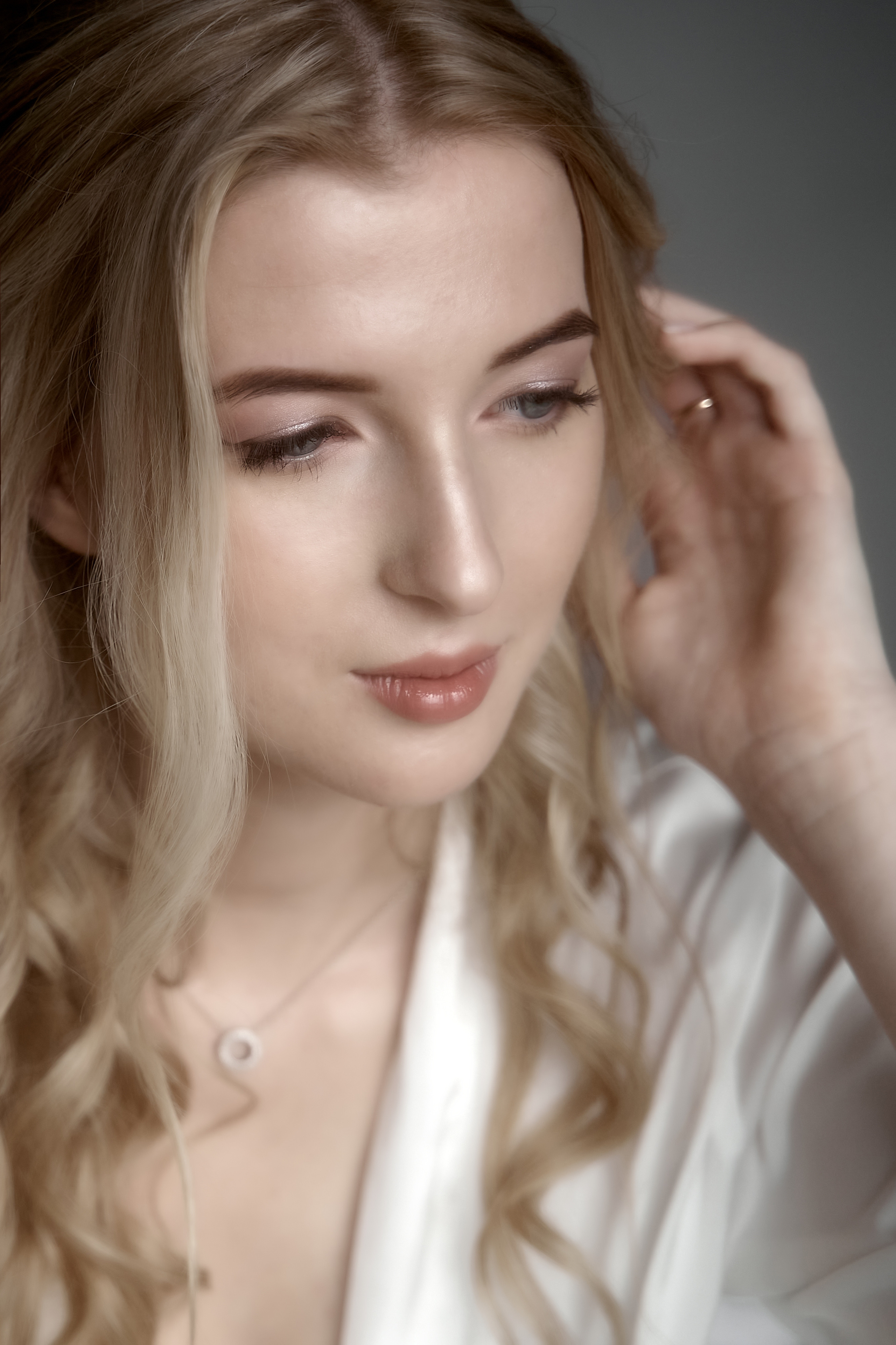 портрет невесты. утро в отеле Свадебная фотосъемка в Москве. Свадебный фотограф в Москве  Сергей Гаварос.