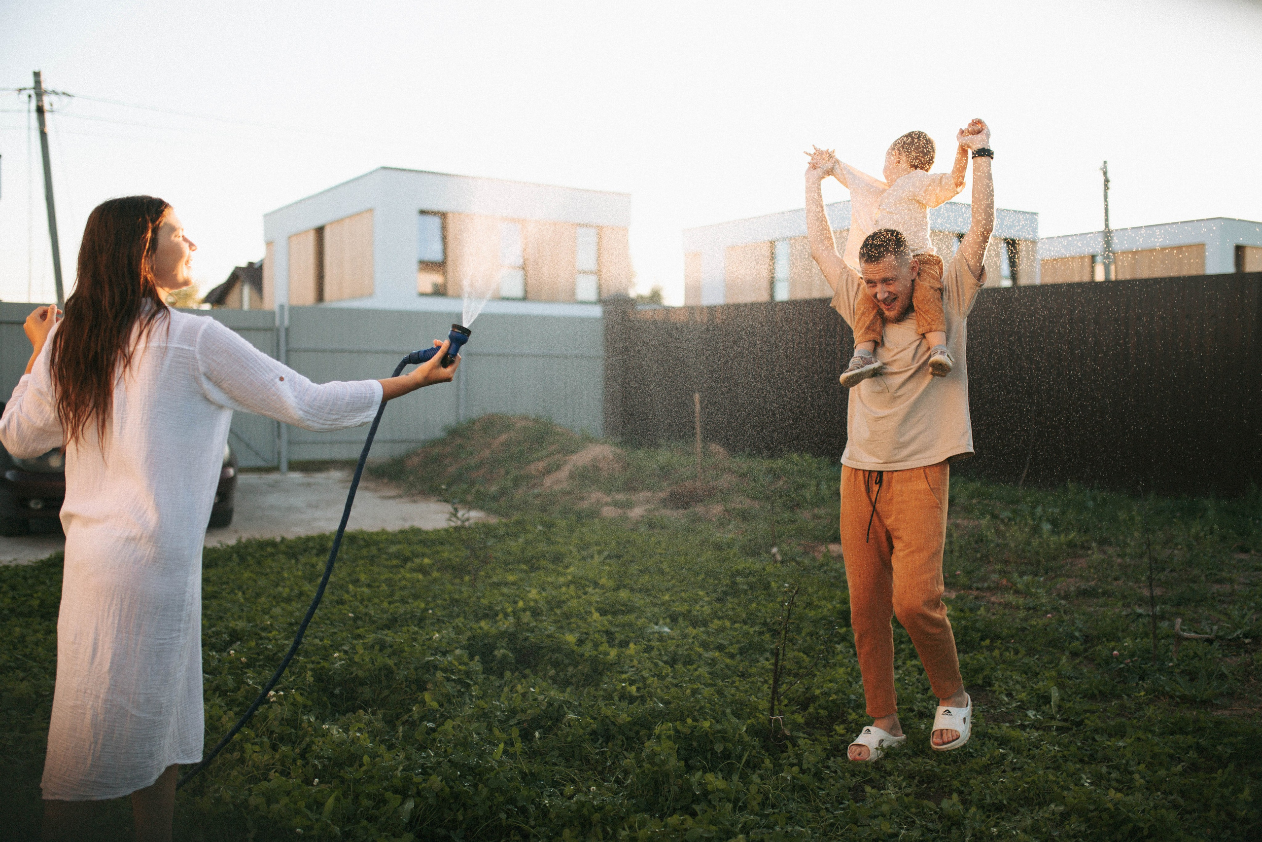 Во дворе своего дома. Свадебный и семейный фотограф в Нижнем Новгороде