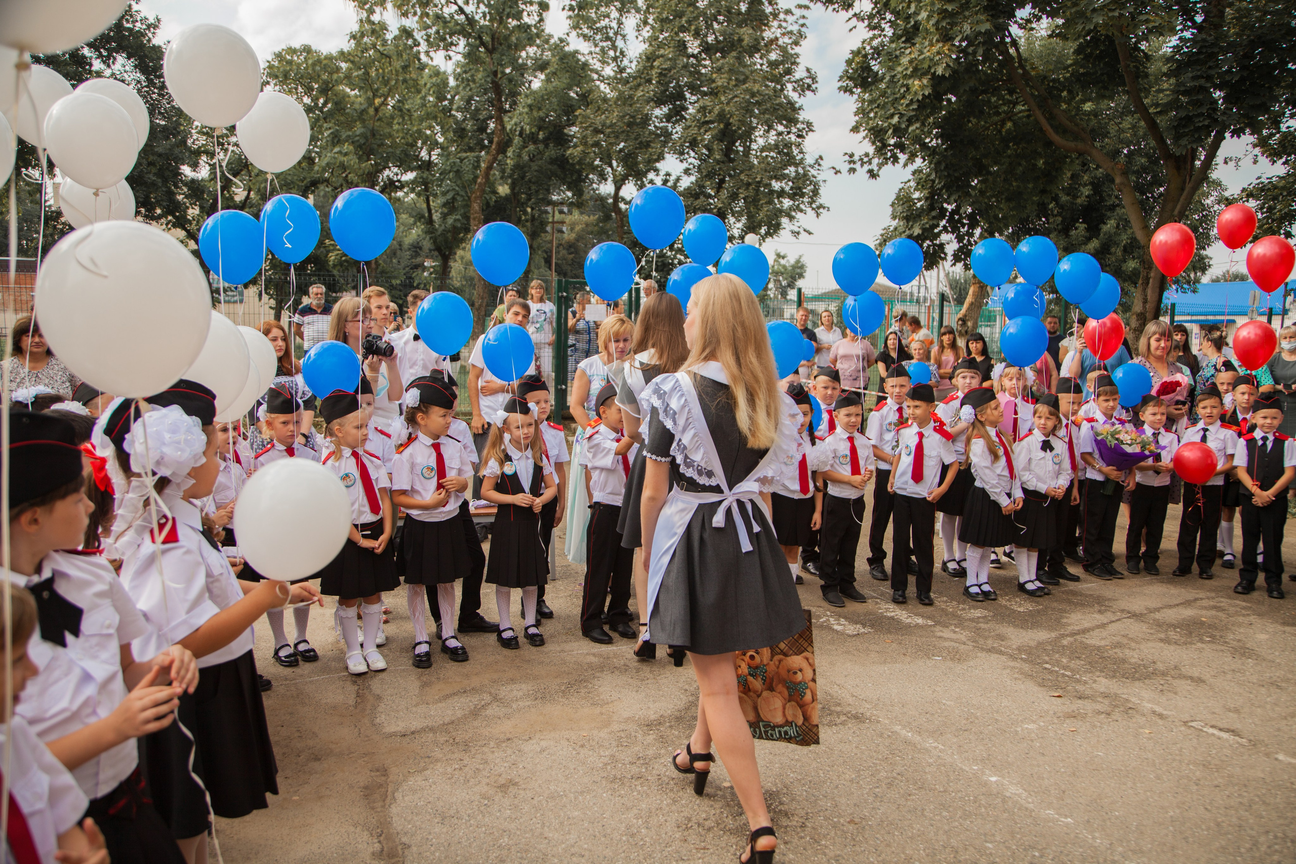 Линейка 1 сентября. Свадебный и семейный фотограф в Армавире
