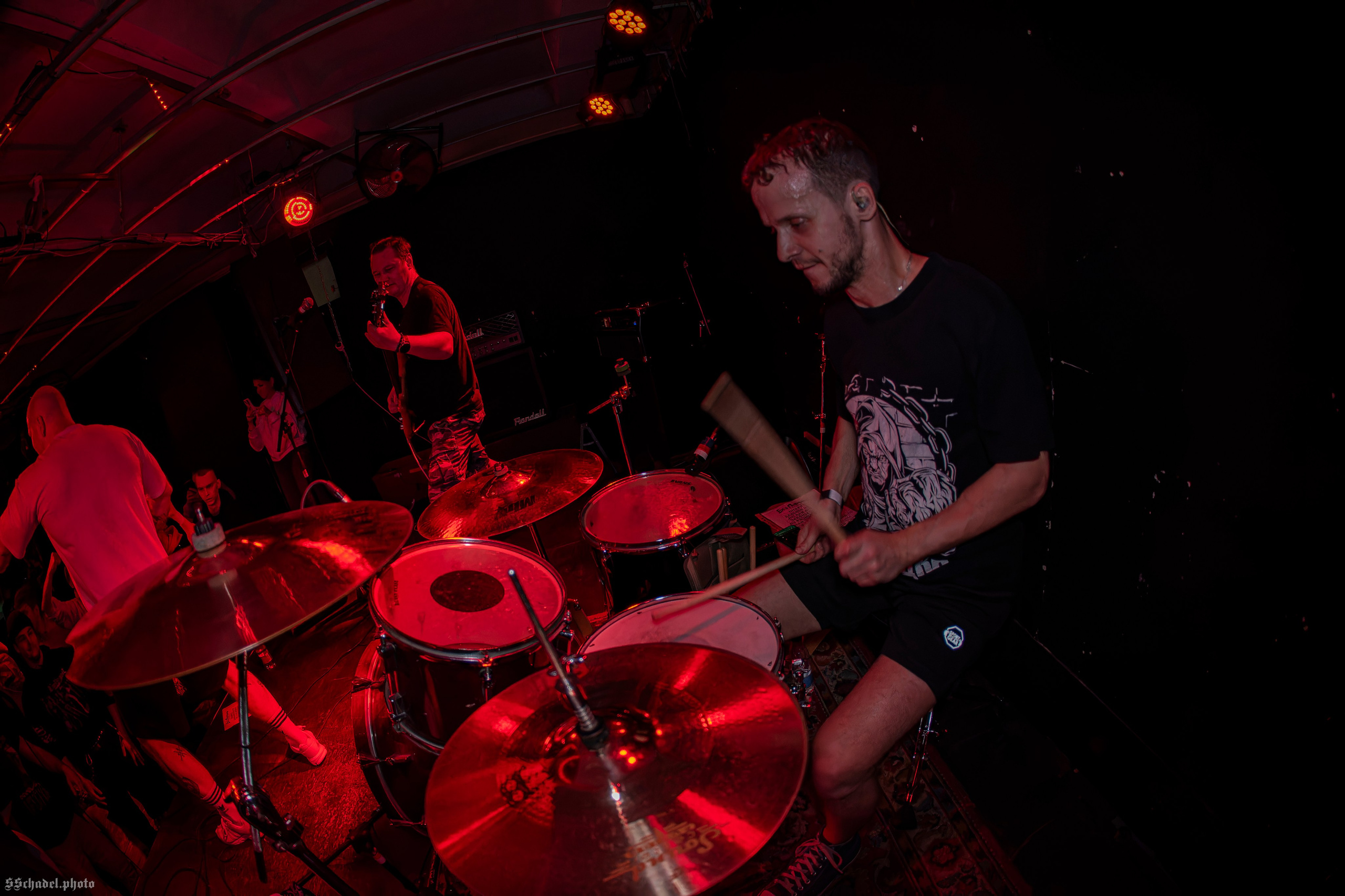 Mayday Massacre: Hardcore vs Death Metal // Без Поводка 02.05.25. We will make everything metal!