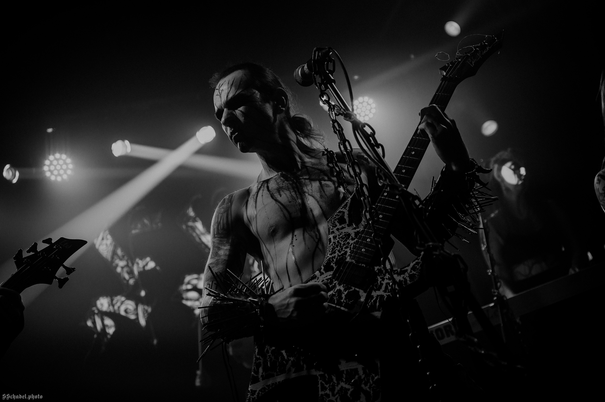 Frostlagte Måne 07.12.25. We will make everything metal!