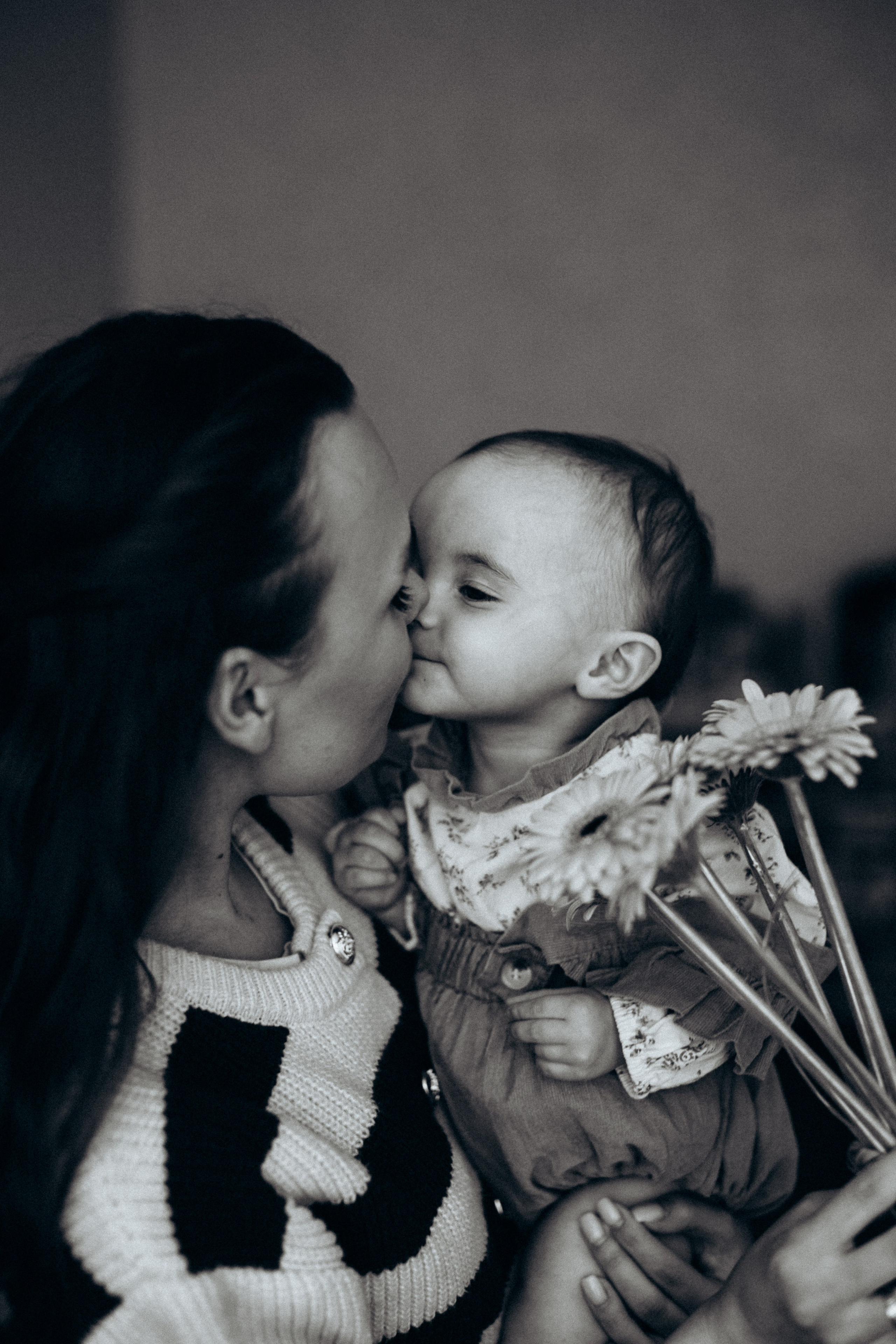 Мамины объятия (Про Ксению и Оливию). Семейный фотограф в Москве и Московской области Булычева Екатерина