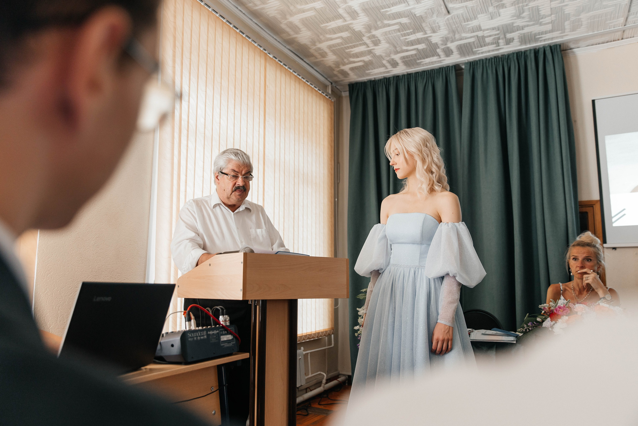 Гимназия Пеленг. _Carpe diem_