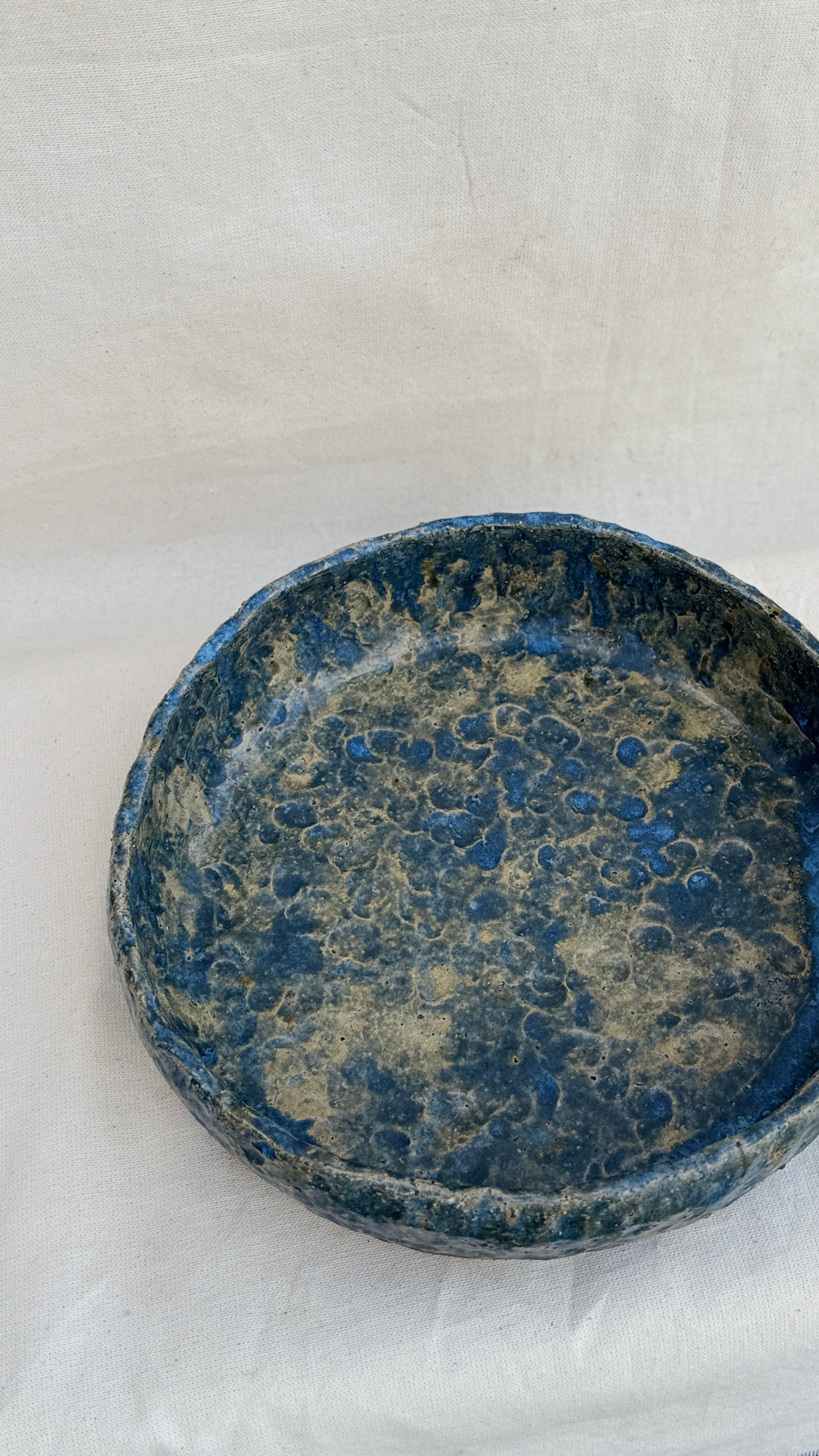 Блюдо «Голубая бездна». Арт-керамика Катерины Жизневской