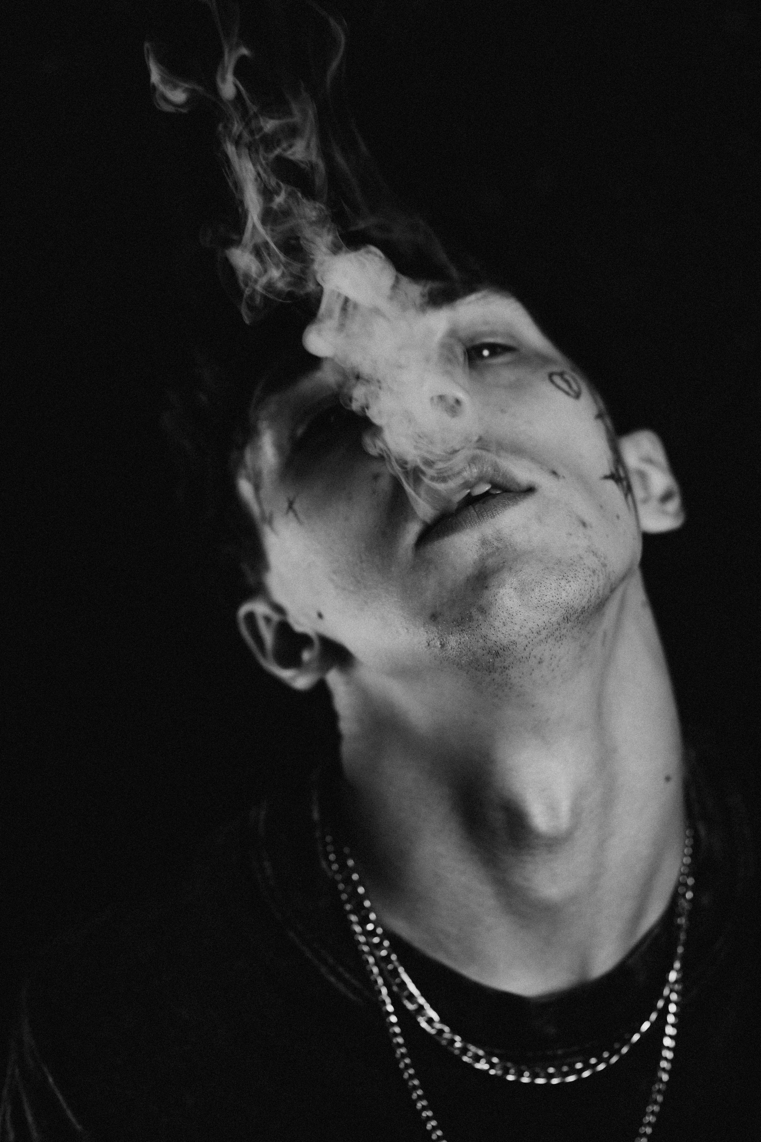 ЧБ. Фотограф в Жезказгане. Графический дизайнер