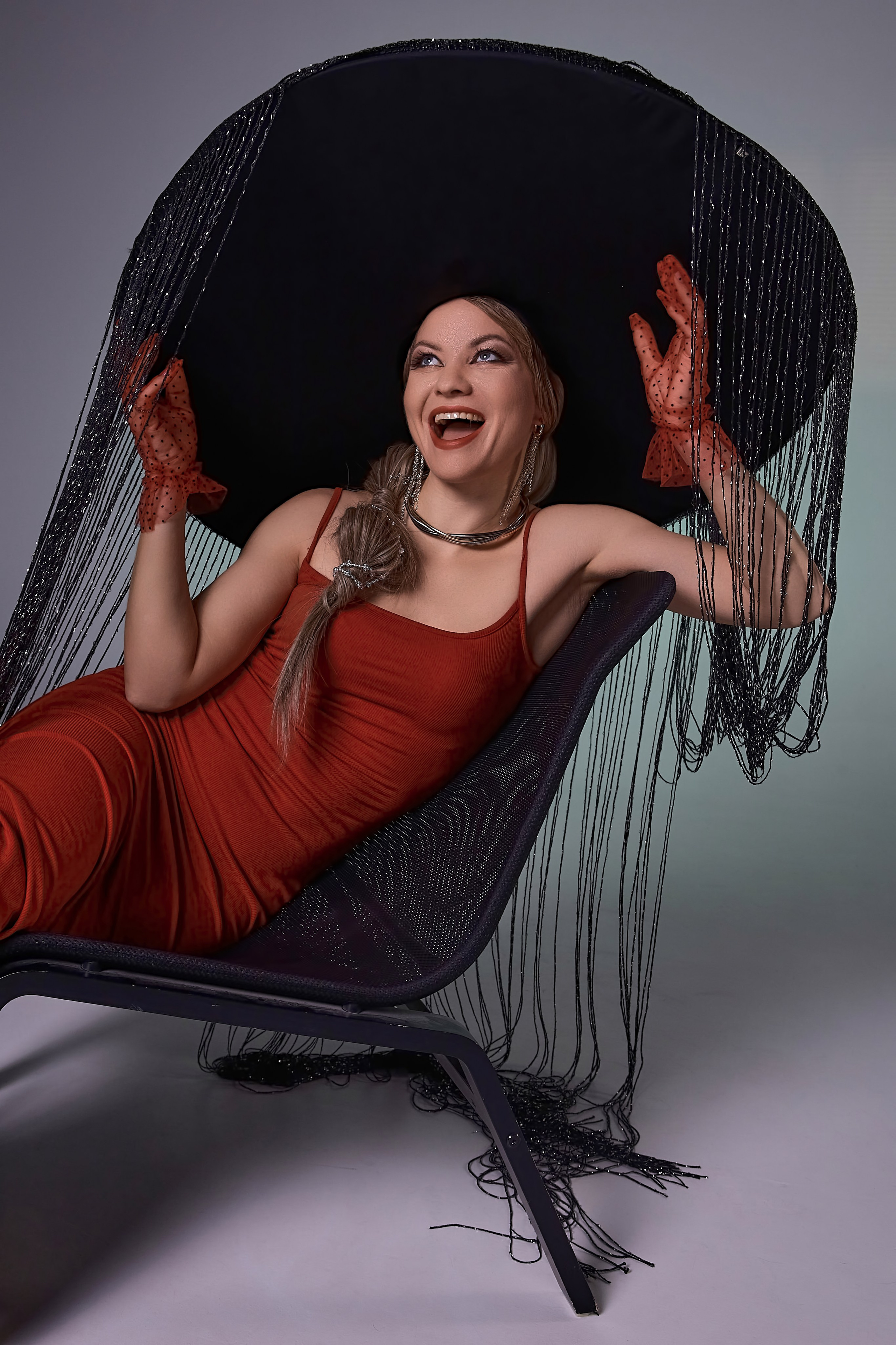 Портретная студийная фотосессия в шикарной шляпе. Семейный и свадебный фотограф в Краснодаре Михеева Светлана