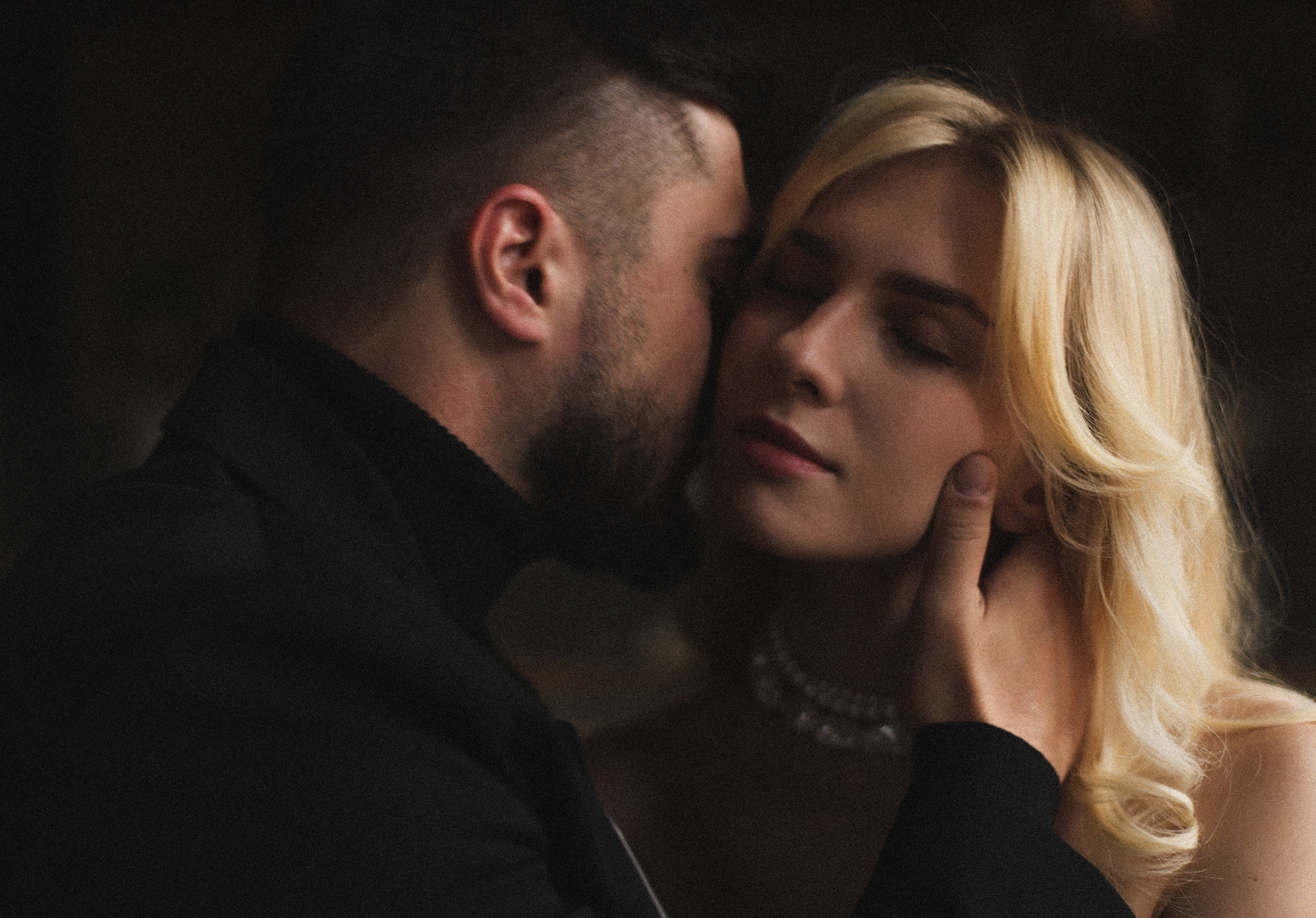 ПРИКОСНОВЕНИЯ. Фотограф Чучалина Елена