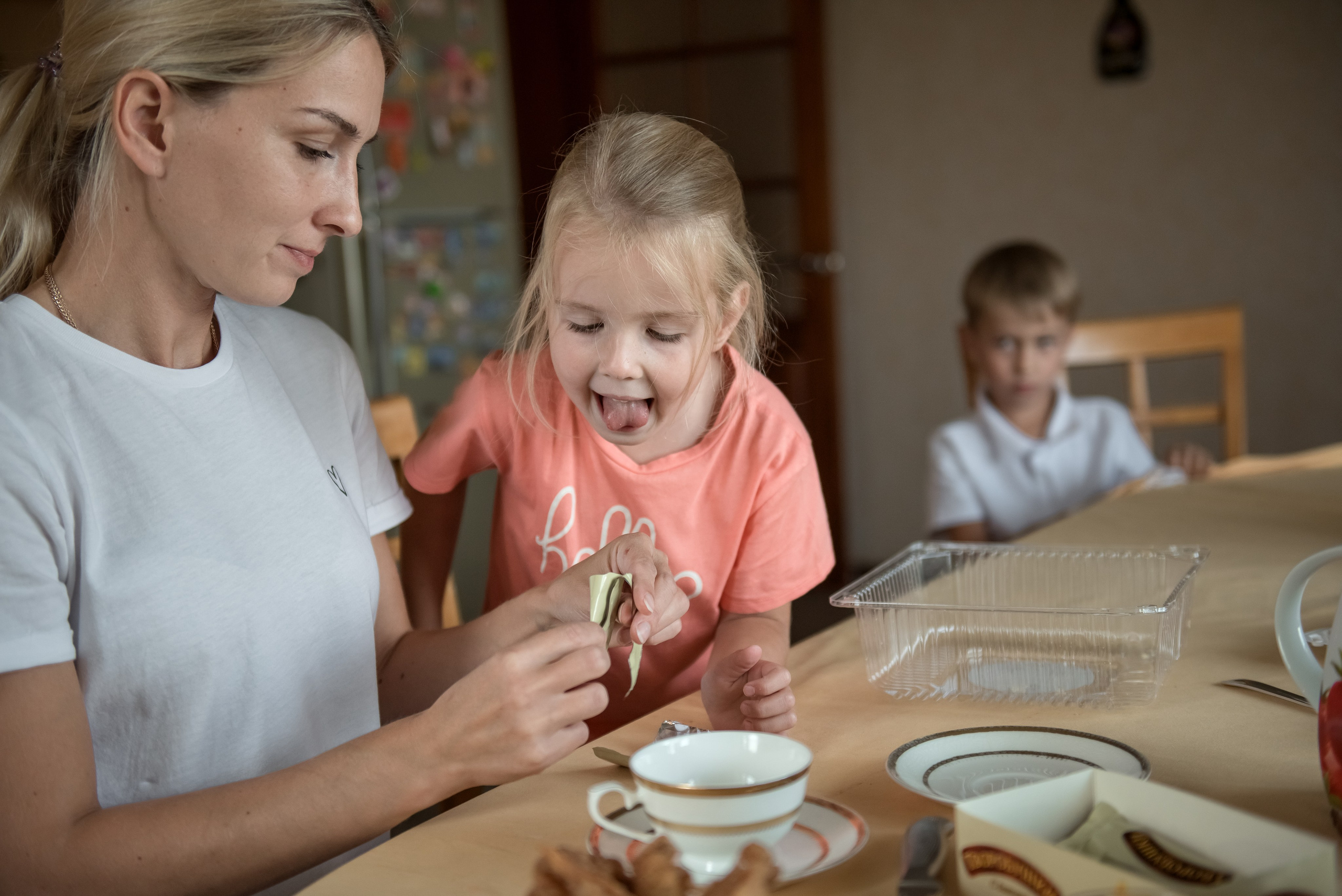 Семейная фотосессия дома. Фотограф Саратов Юлия Петрова