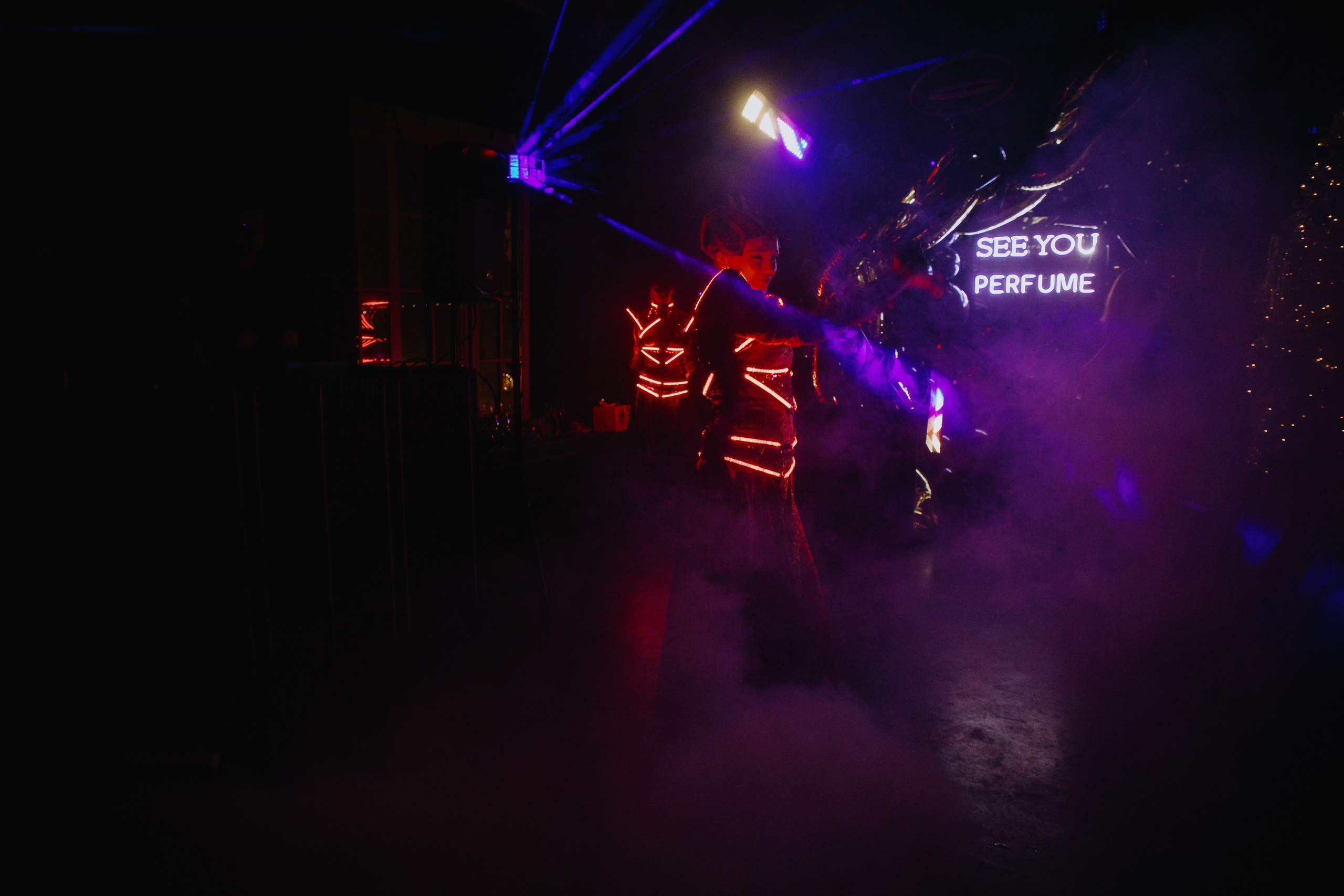 See `You Perfume. Фотограф в Москве и Санкт-Петербурге Дарина