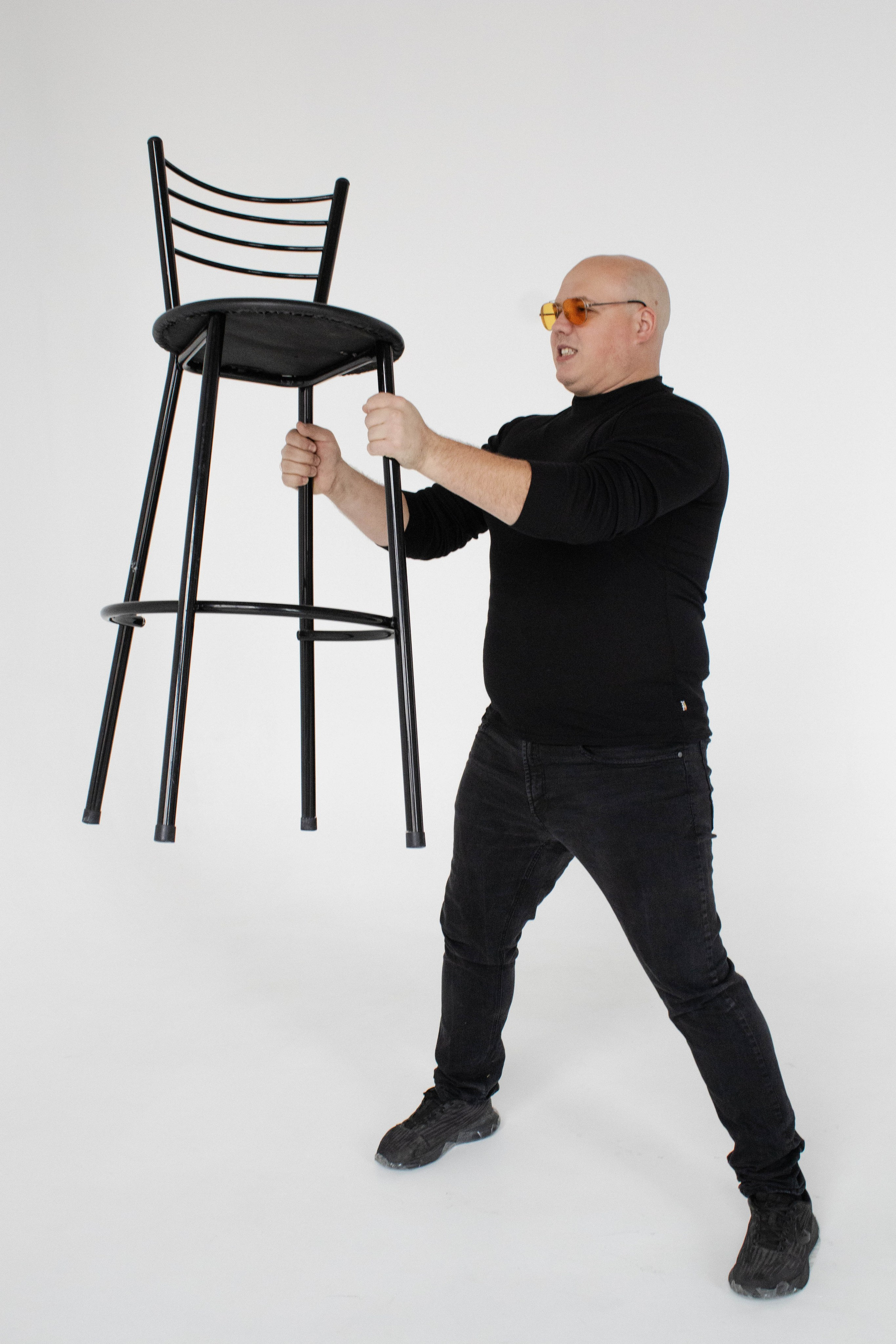 СТУДИЯ. Уличный фотограф Города N