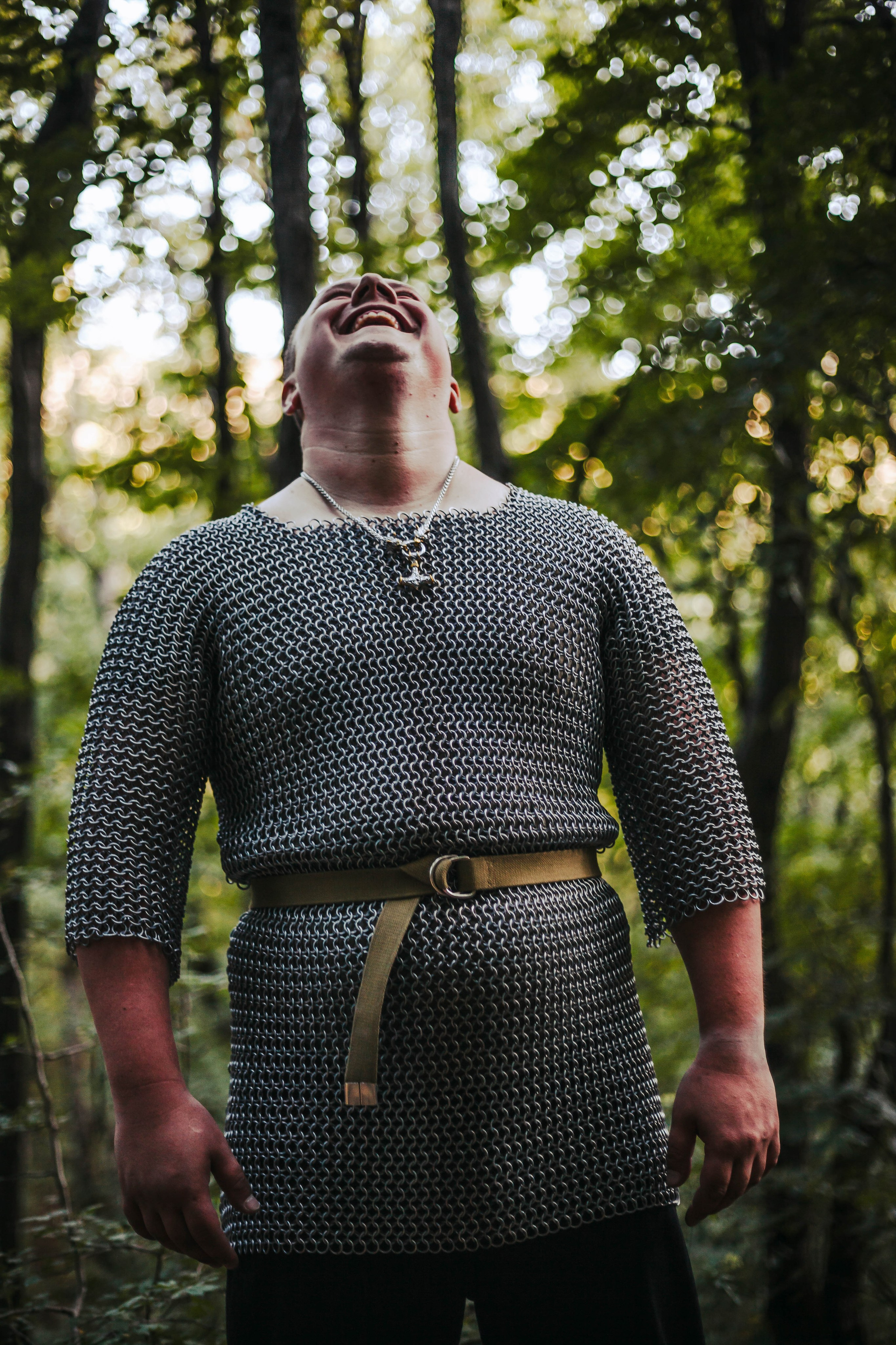 Клип. Уличный фотограф Города N