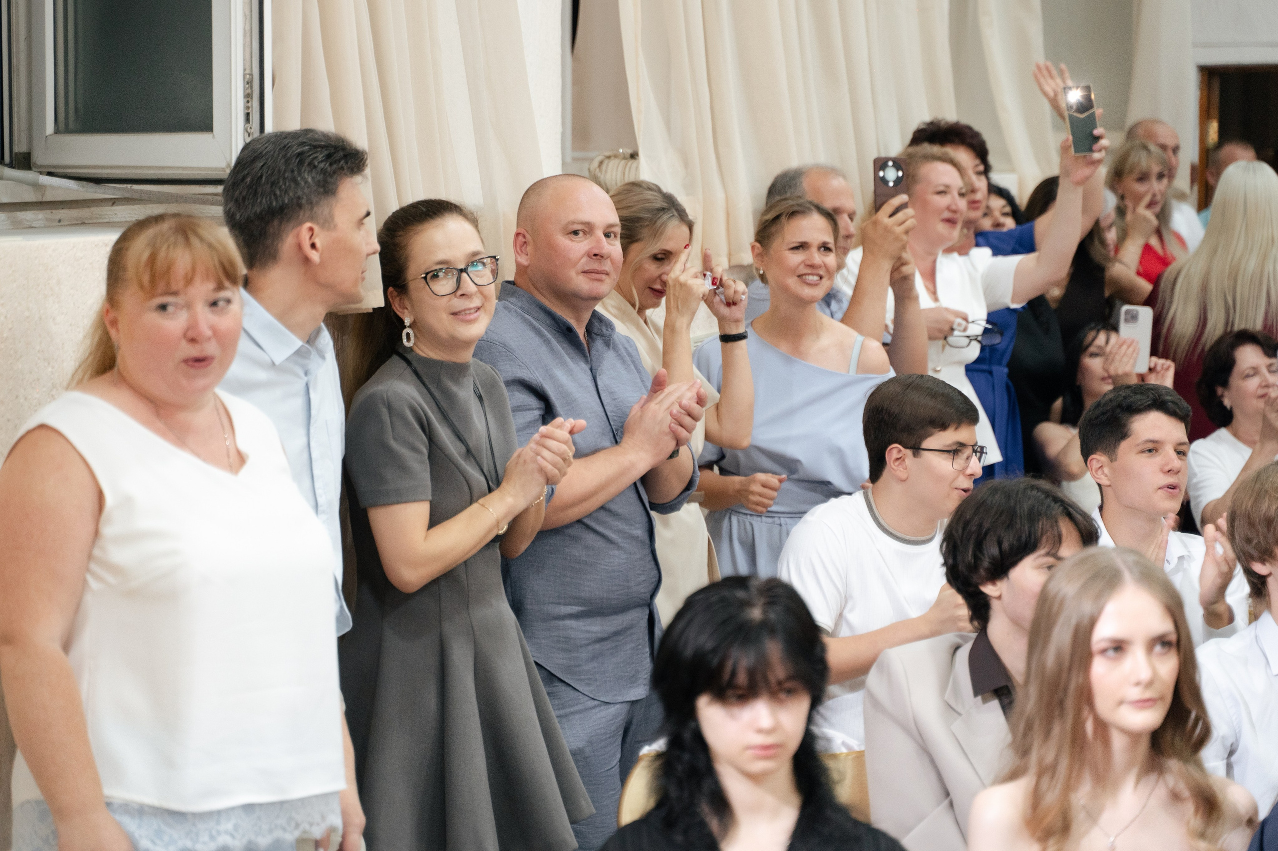 40 Школа 11 класс вручение аттестатов. Выпускные альбомы Натальи Бутко: Новороссийск, Анапа, Геленджик