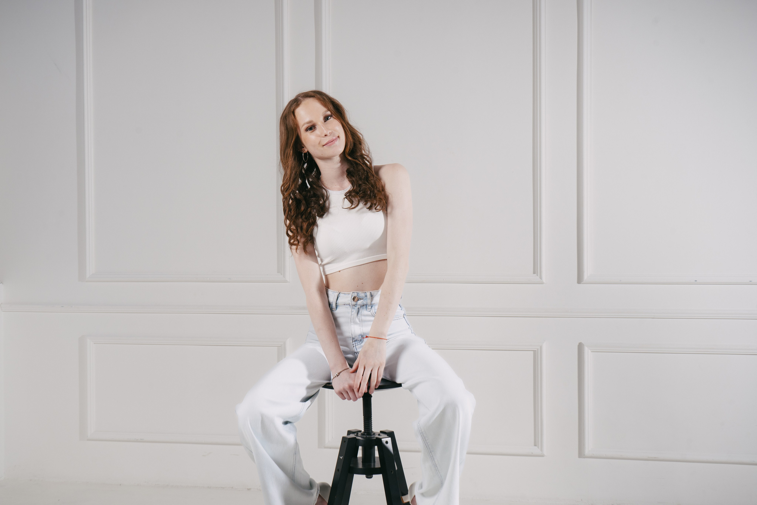 Фотосессия Ринаты. Минимализм, свет и танец. Фотограф Гильмутдинов Руслан