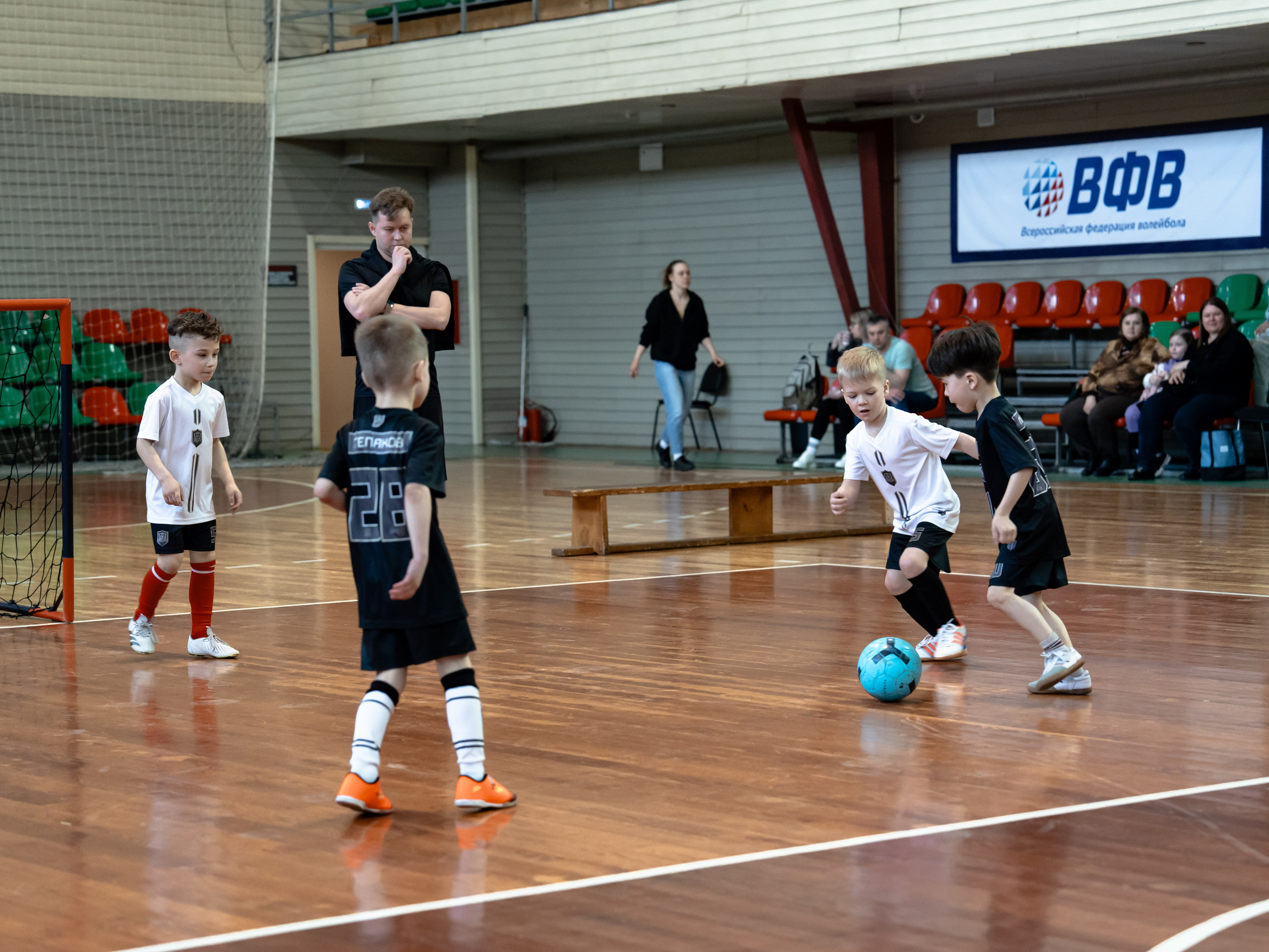 Тики-Така Противостояние 2025. Крамер Юлиана детский и семейный фотограф