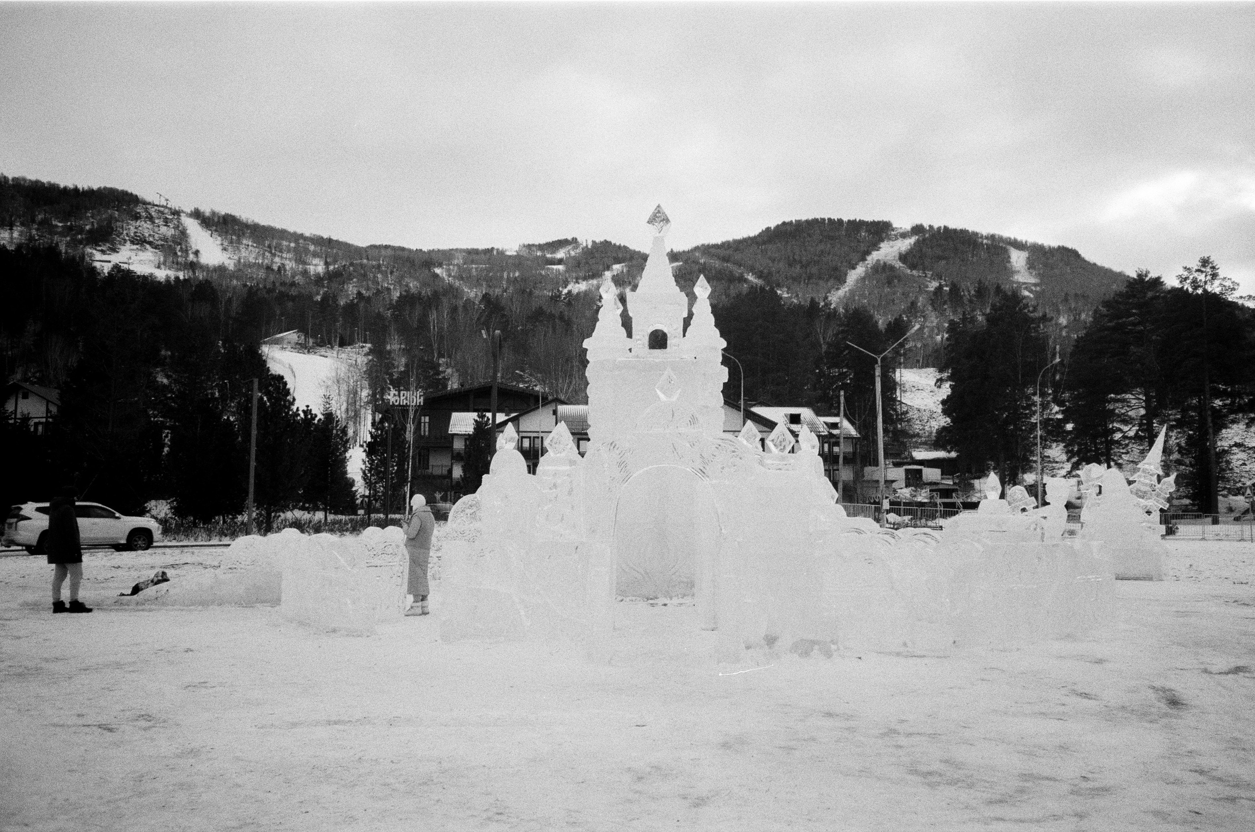 Olympus AF-10 SUPER / Ilford PAN 400 / Алтай, зима 2023 год