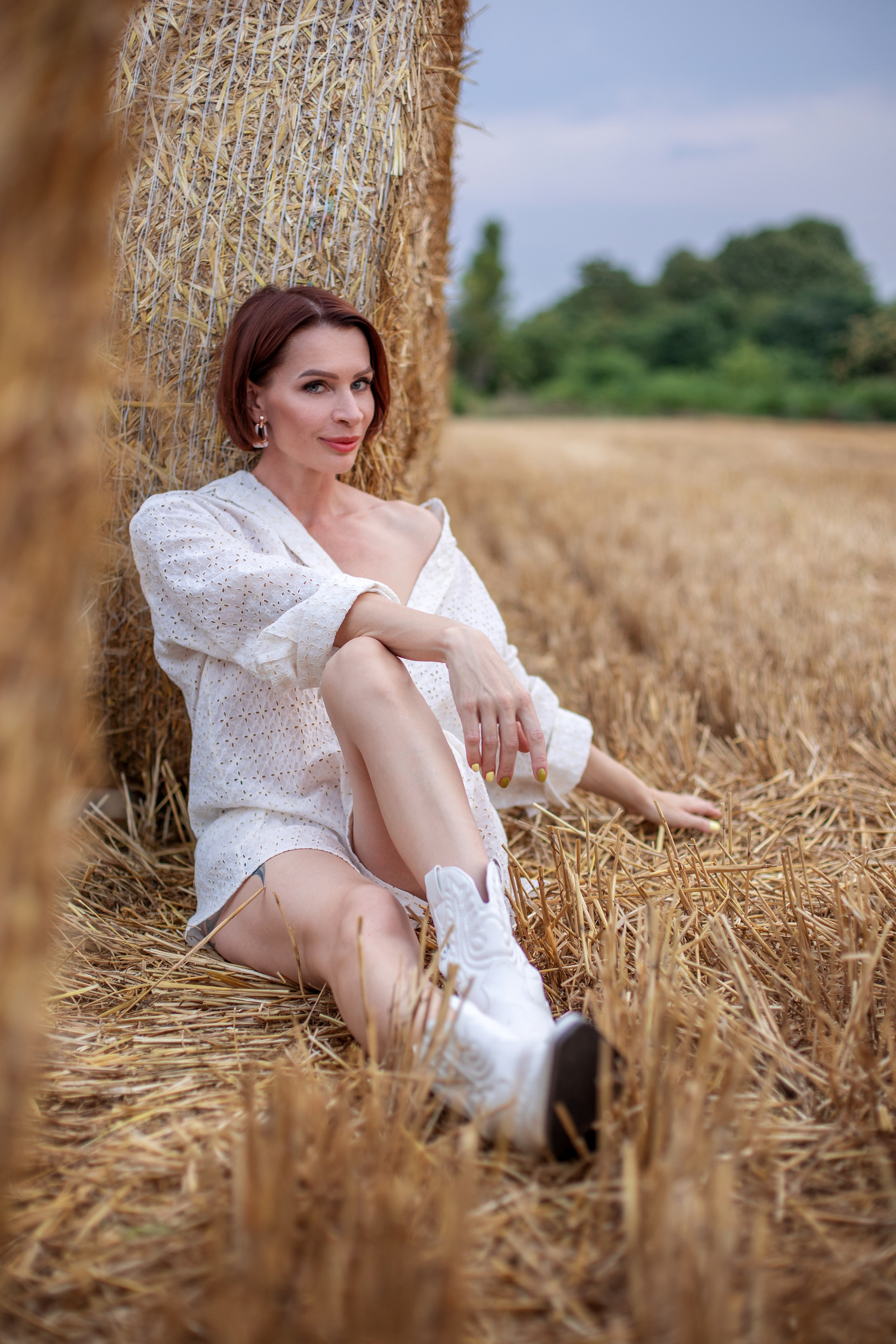 Женская фотосессия в полях 3 девушки 3 поля. Фотограф в Краснодаре Евгения Михаевич