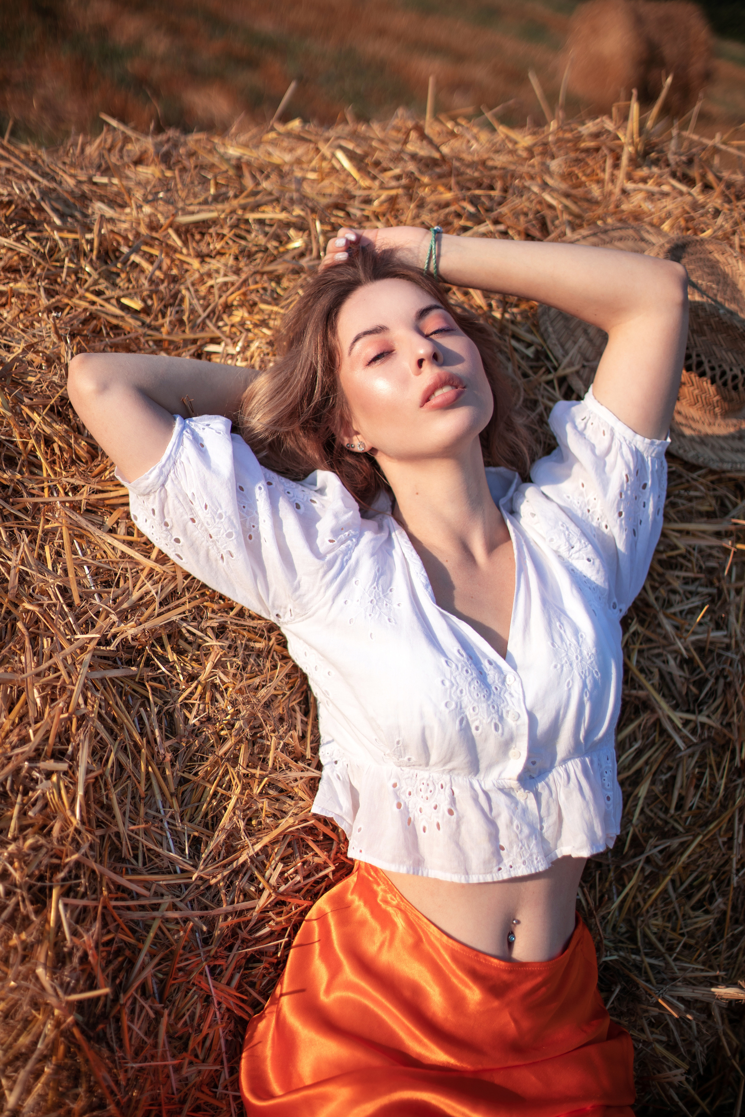 Женская фотосессия в полях 3 девушки 3 поля. Фотограф в Краснодаре Евгения Михаевич