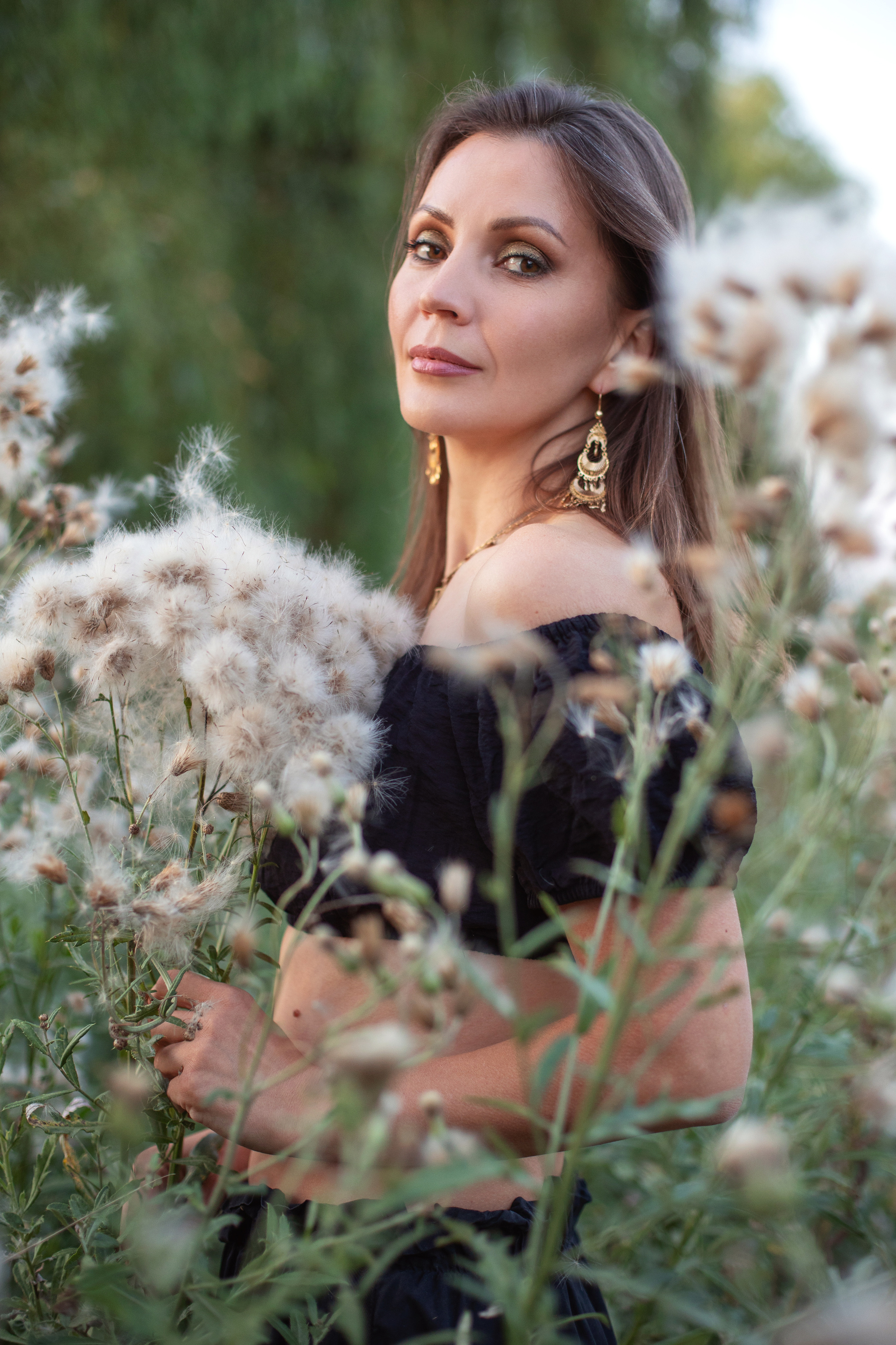 Женская фотосессия в полях 3 девушки 3 поля. Фотограф в Краснодаре Евгения Михаевич