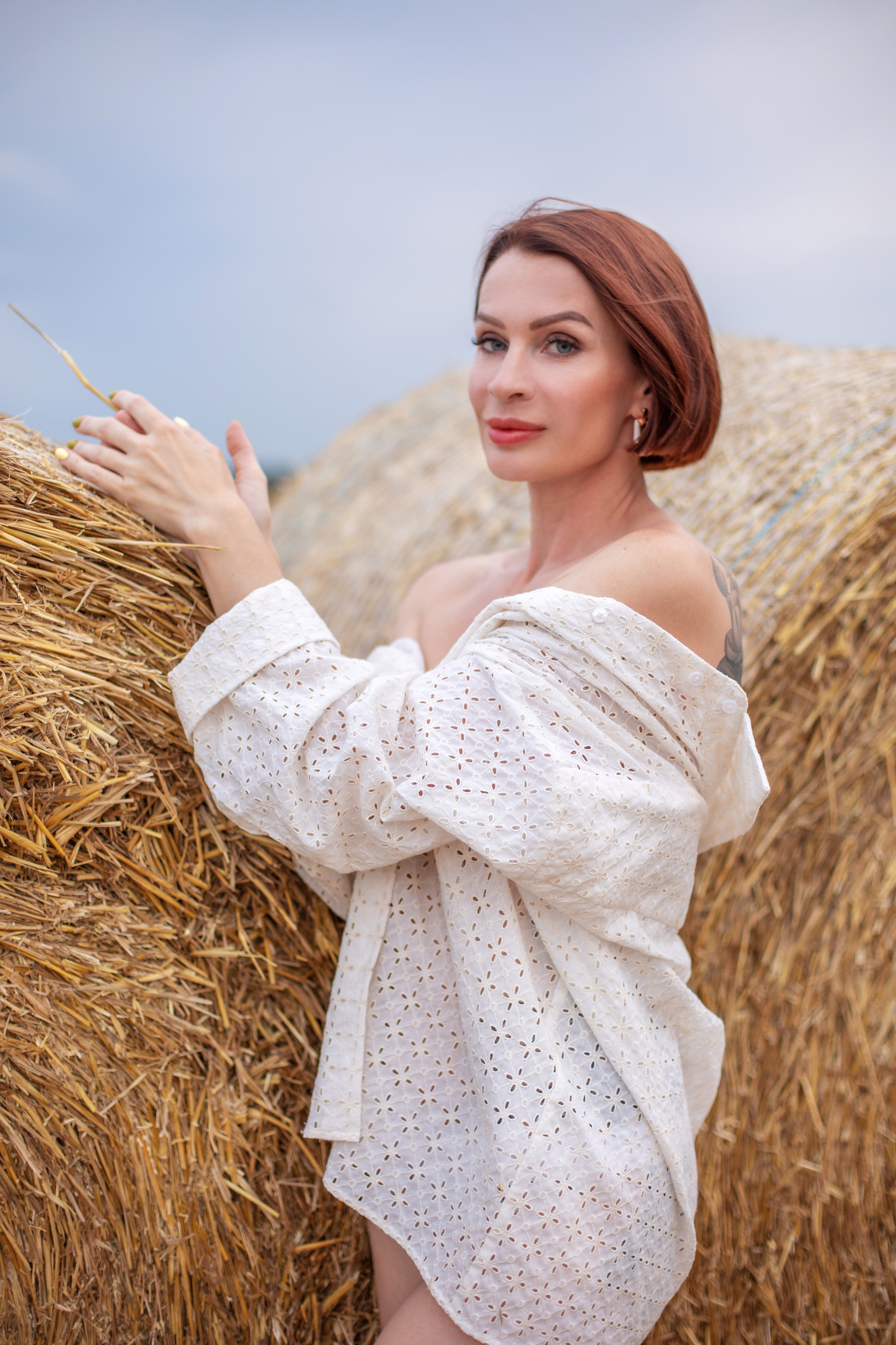 Женская фотосессия в полях 3 девушки 3 поля. Фотограф в Краснодаре Евгения Михаевич