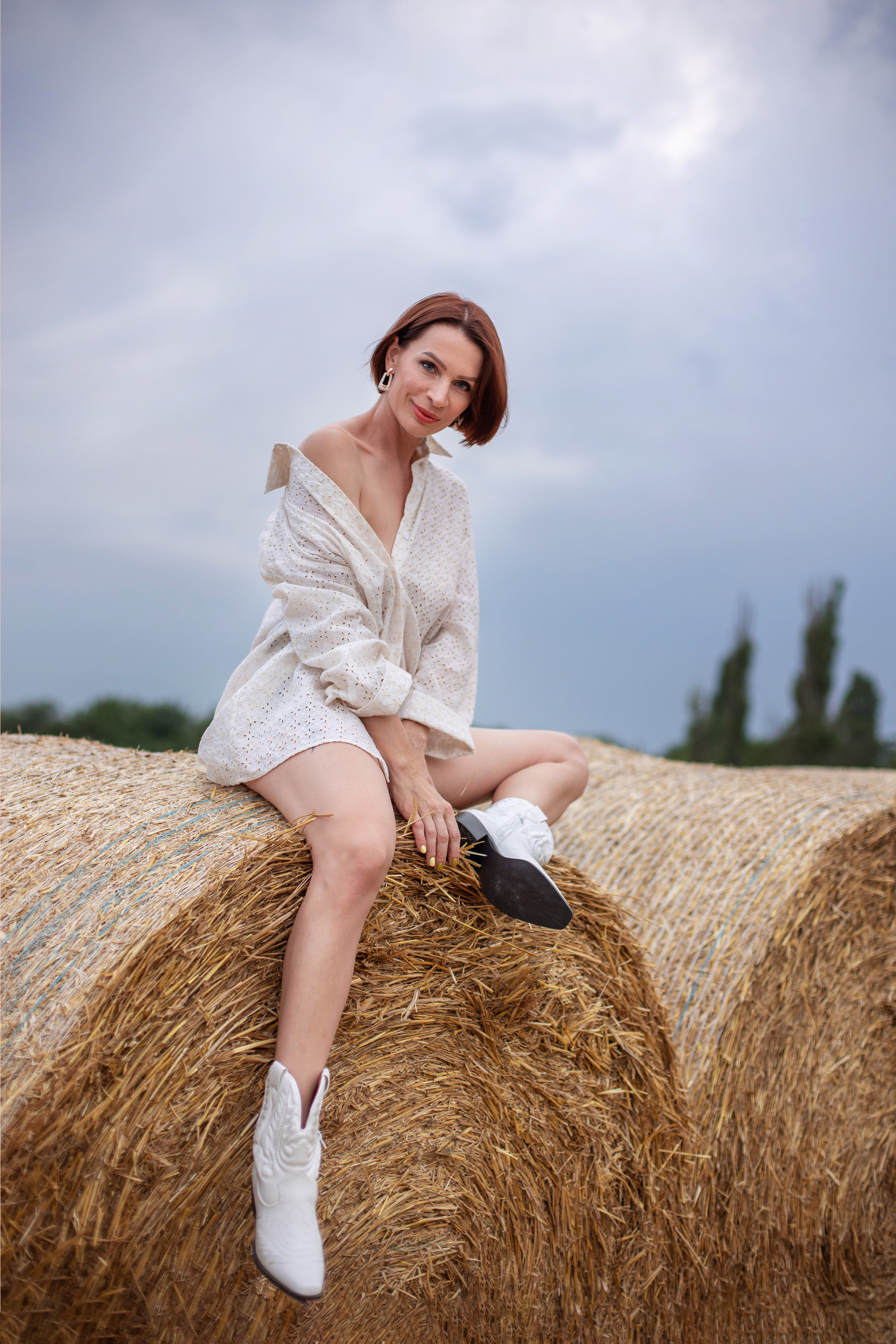 Женская фотосессия в полях 3 девушки 3 поля. Фотограф в Краснодаре Евгения Михаевич