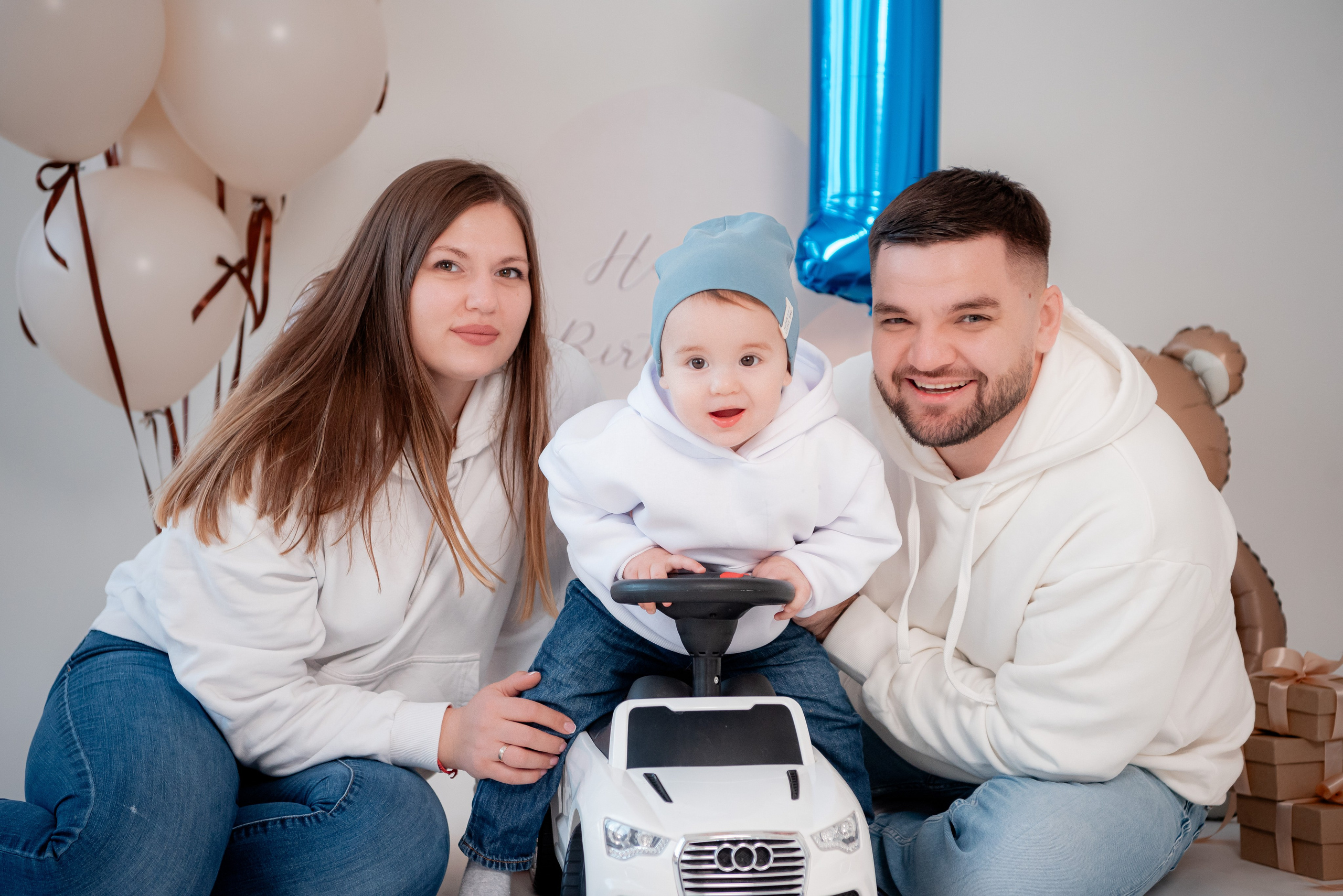 Семья в студии Скандибек. Фотограф в Волгограде и Волжском Александр Горбань