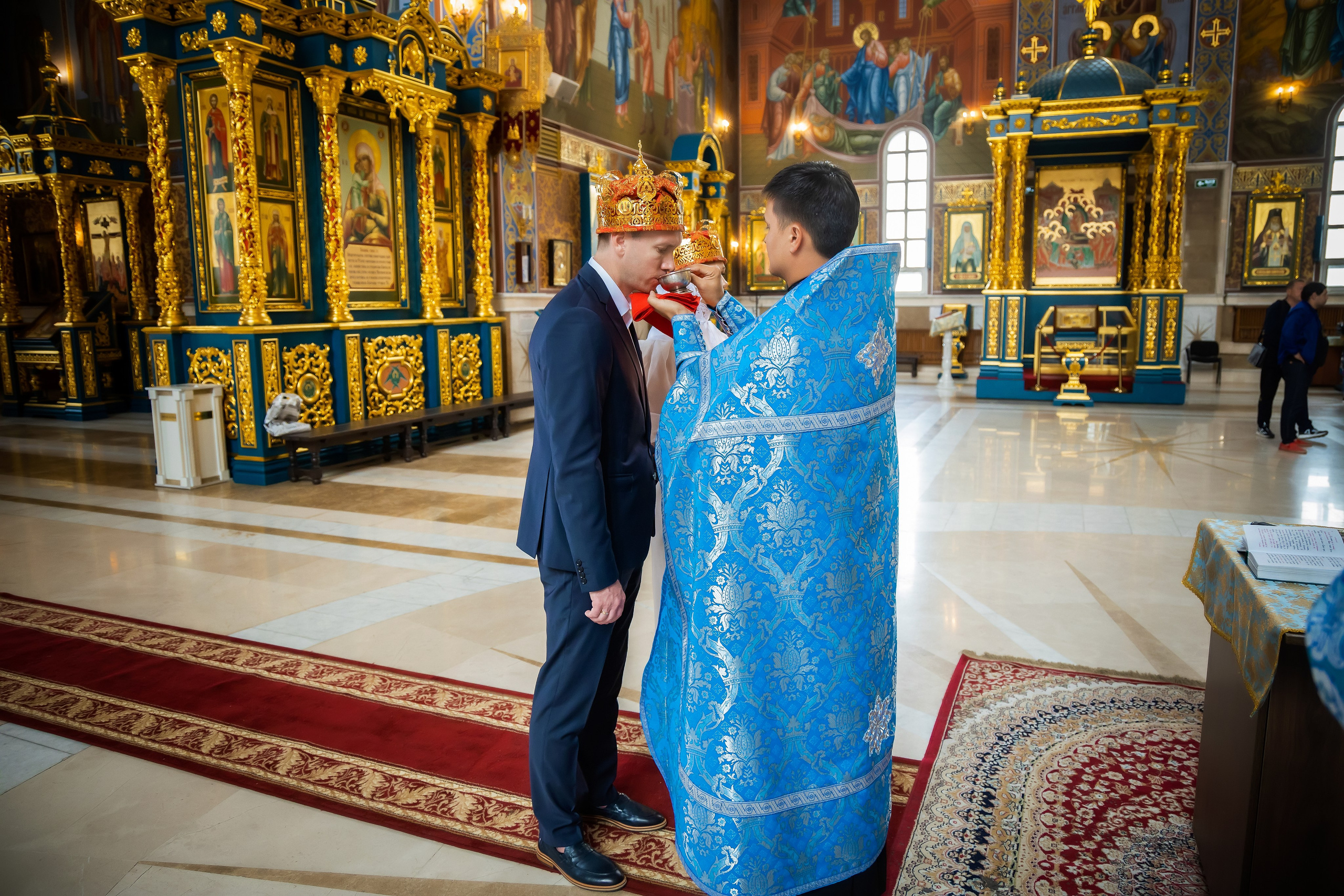 В Храме. Семейный и Свадебный фотограф в Астане Александр Астапов