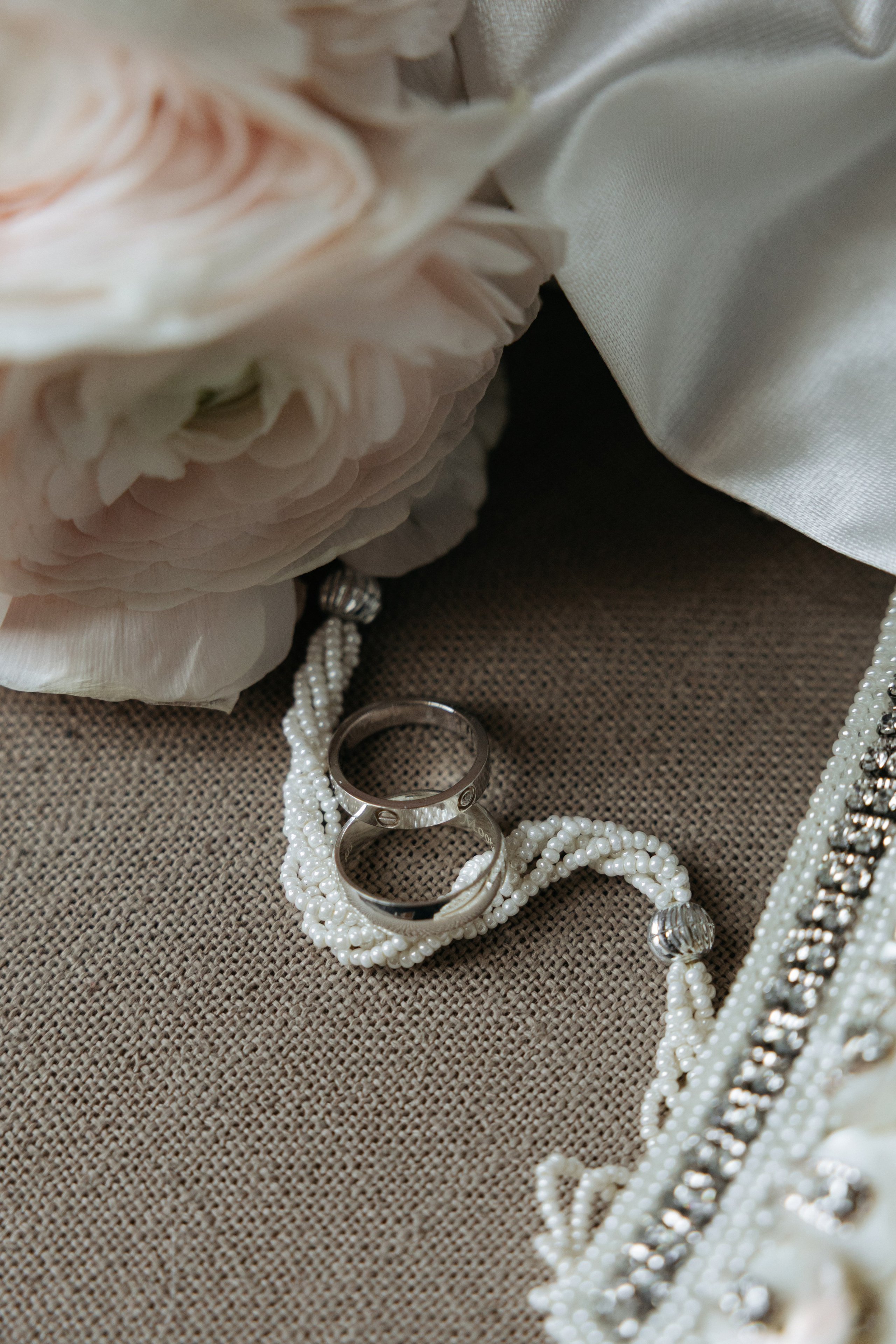 Роспись в Кутузовском ЗАГСе, фотосессия в Пушкинской библиотеке и банкет (семейный ужин) в ресторане «Кафе Пушкинъ». Свадебный фотограф в Москве Полина Лелетко