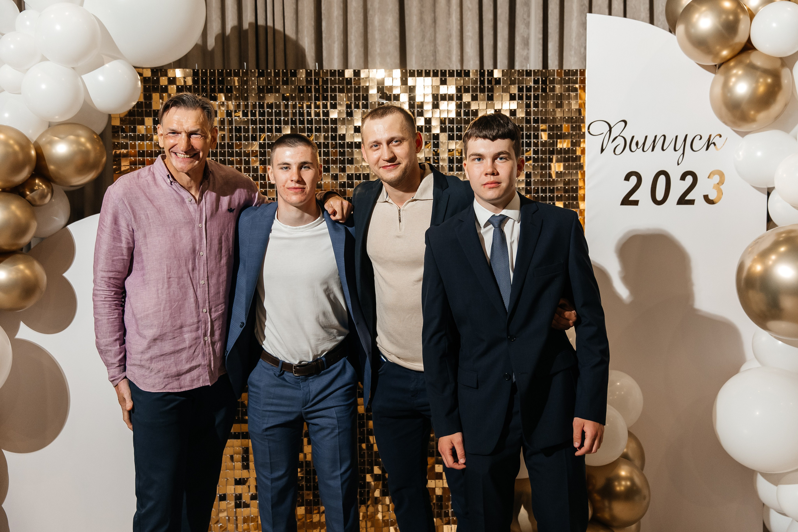 2023-06-23 Выпускной МБОУ СОШ № 10. Фотограф в Красноярске