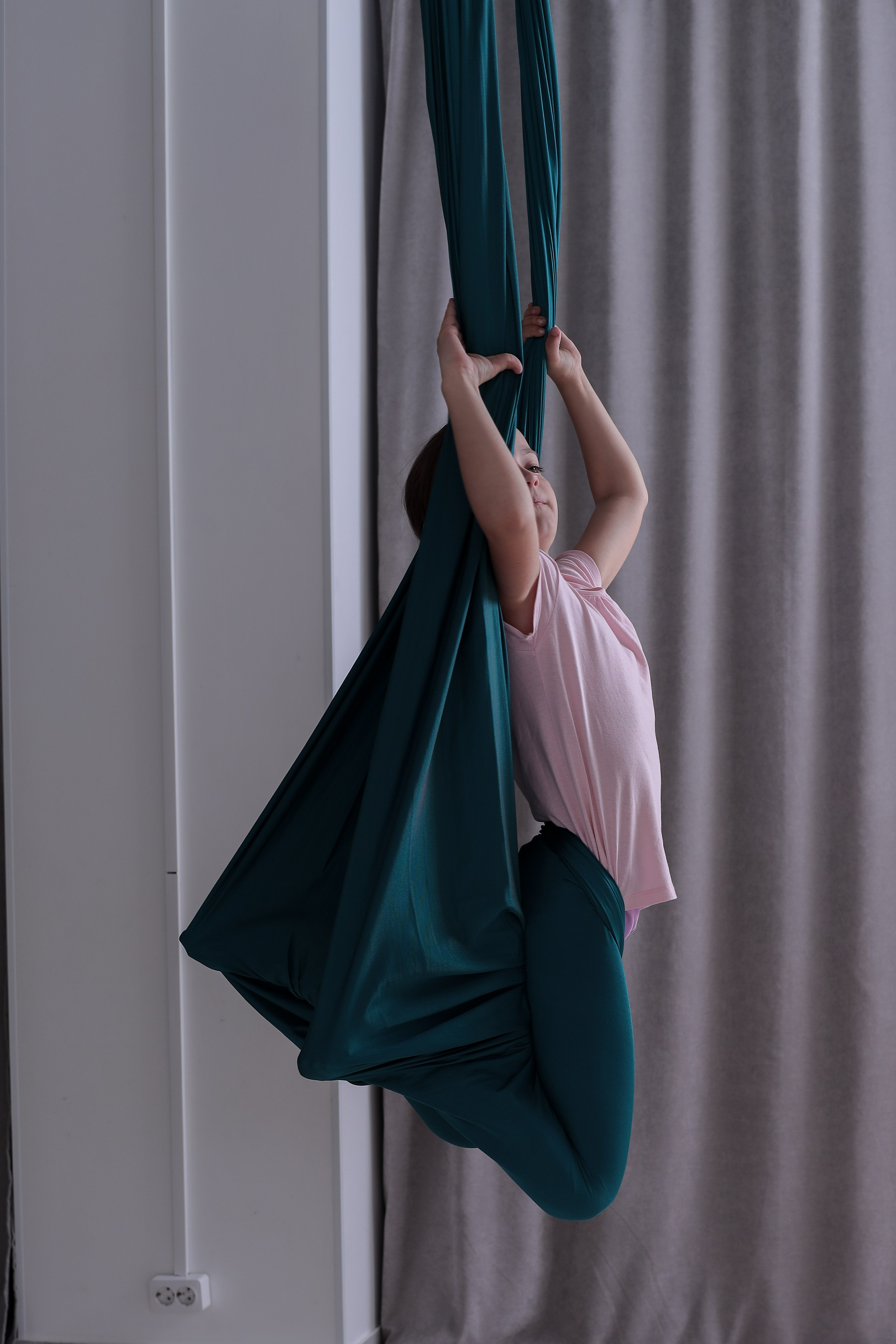 Детская аэройога. Фотограф Надршина Лилия