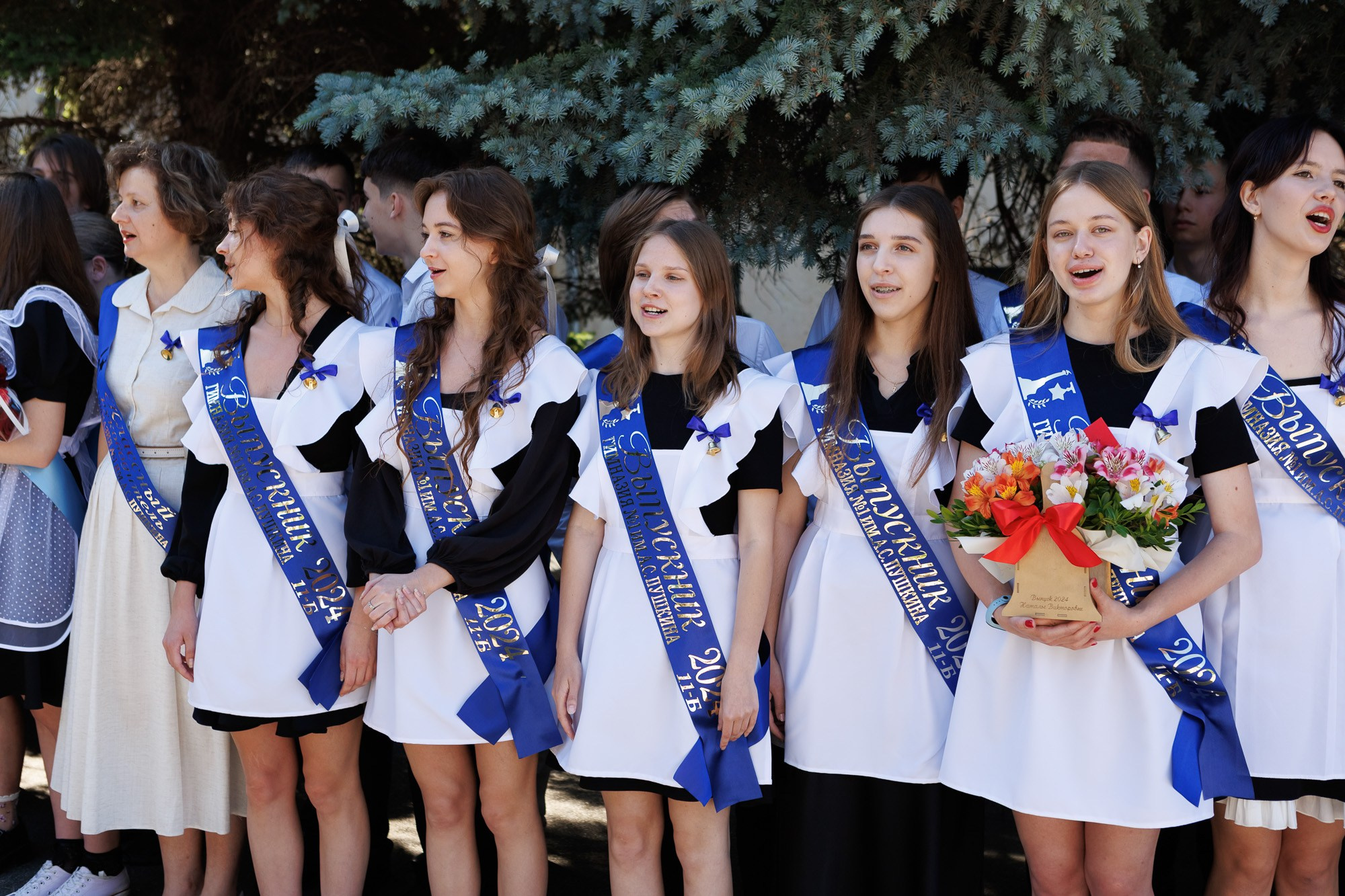 Последний звонок в Гимназии № 1, г. Севастополь. Свадебный фотограф, фотосъемка в Крыму, Севастополе, Симферополе, Ялте