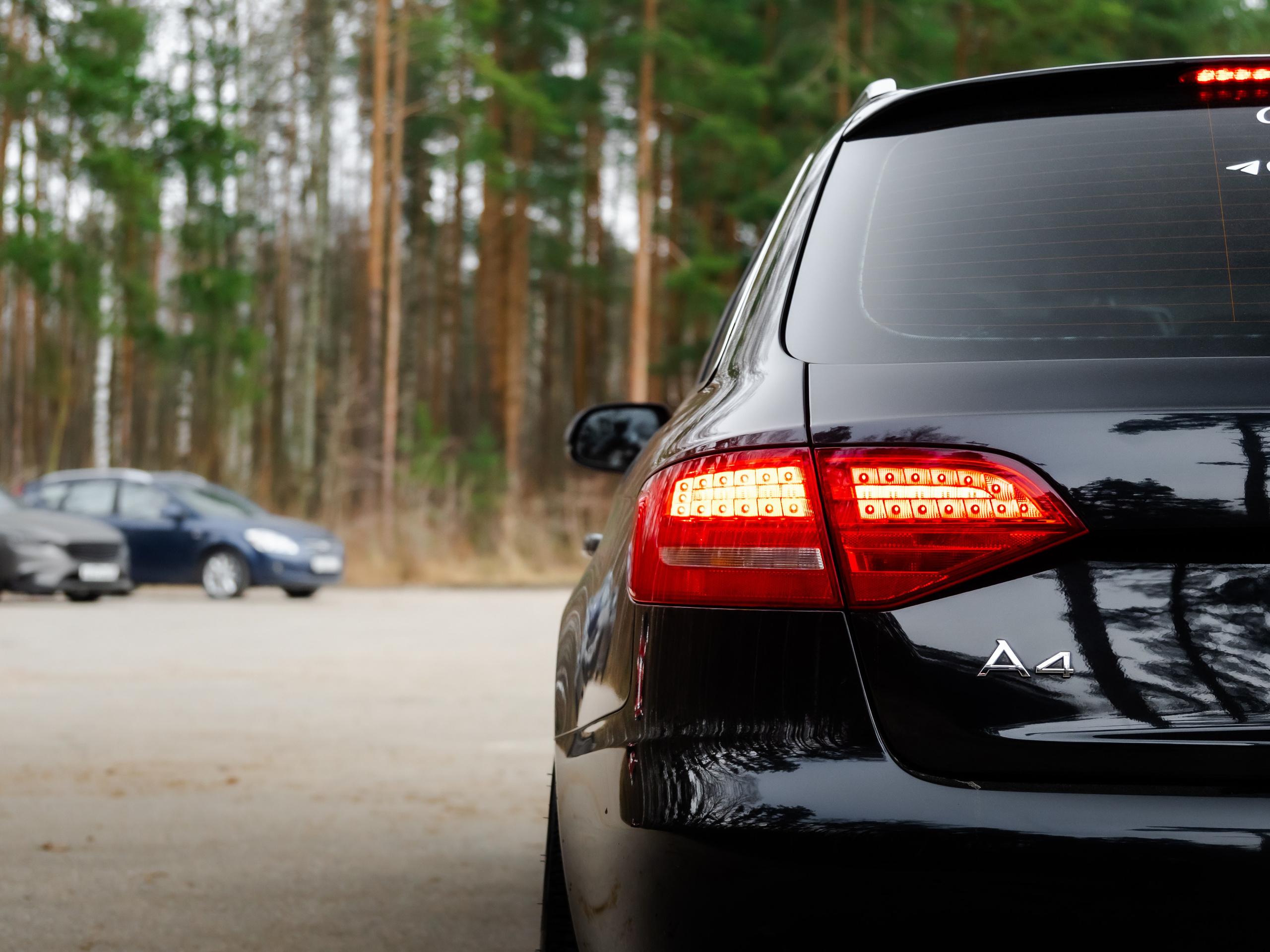 AUDI A4 B8 AVANT. Opasnophoto