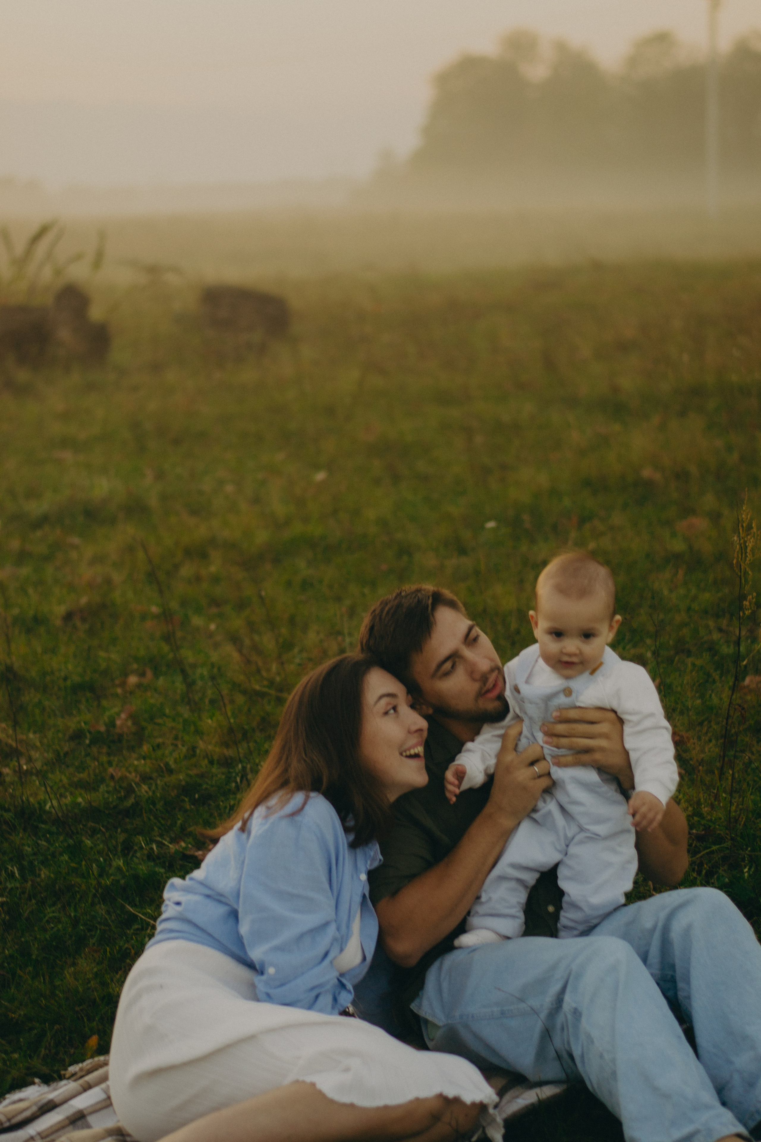 Семья с малышом на природе. Женский и семейный фотограф в Казани Гульназ Гизетдинова