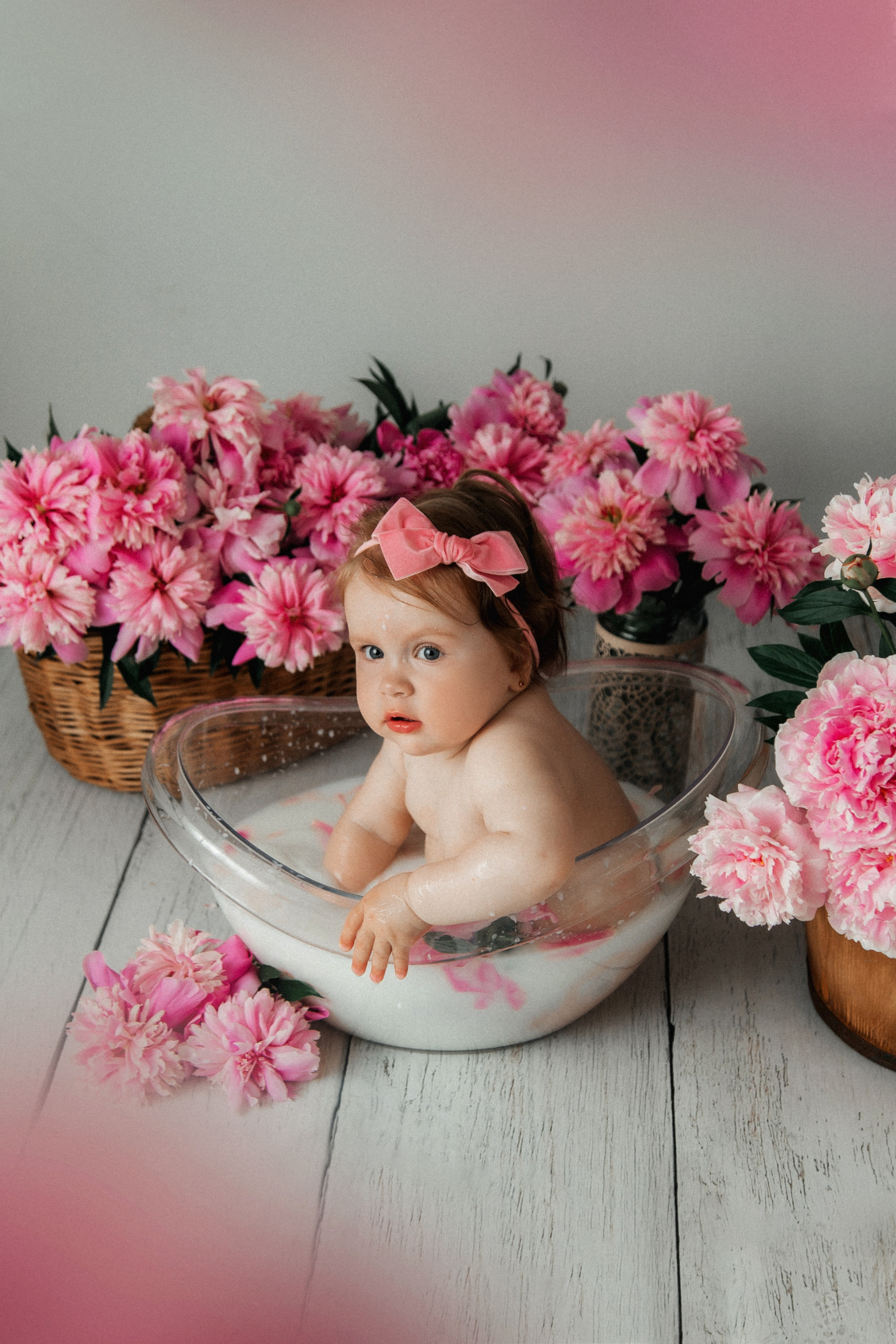 Фотосессия в молочной ванне