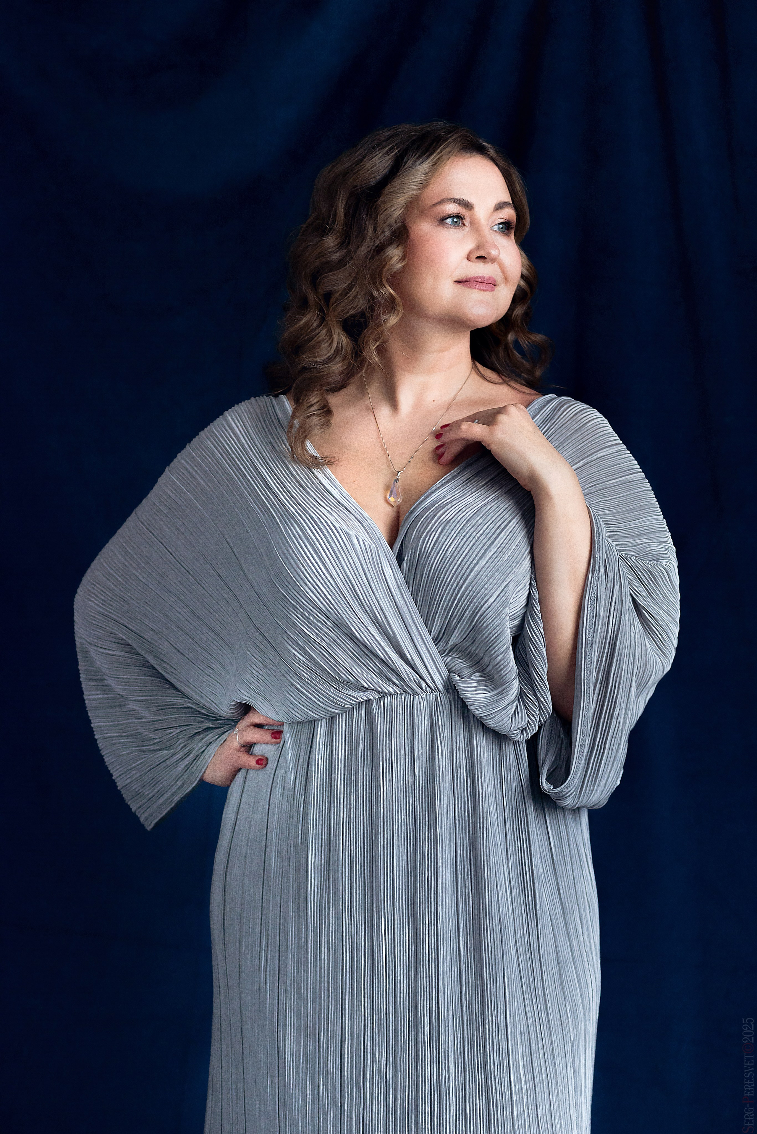 Фотосессия в студии для девушек в Москве - фотограф Сергей Пересвет. Ваш фотограф на праздник в Москве, Раменском, Жуковском, Люберцах