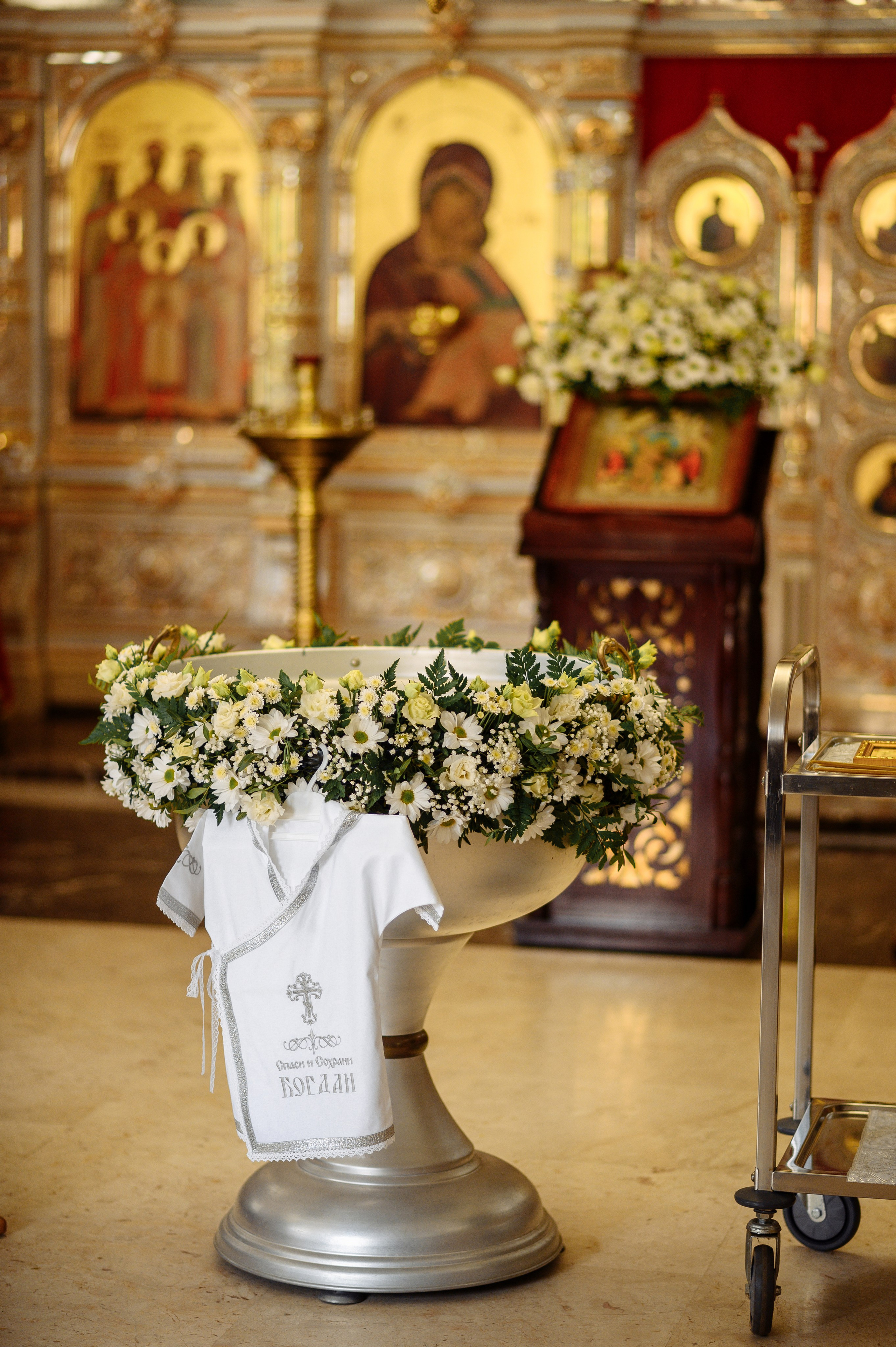Крещение Богдана. Введенская церковь