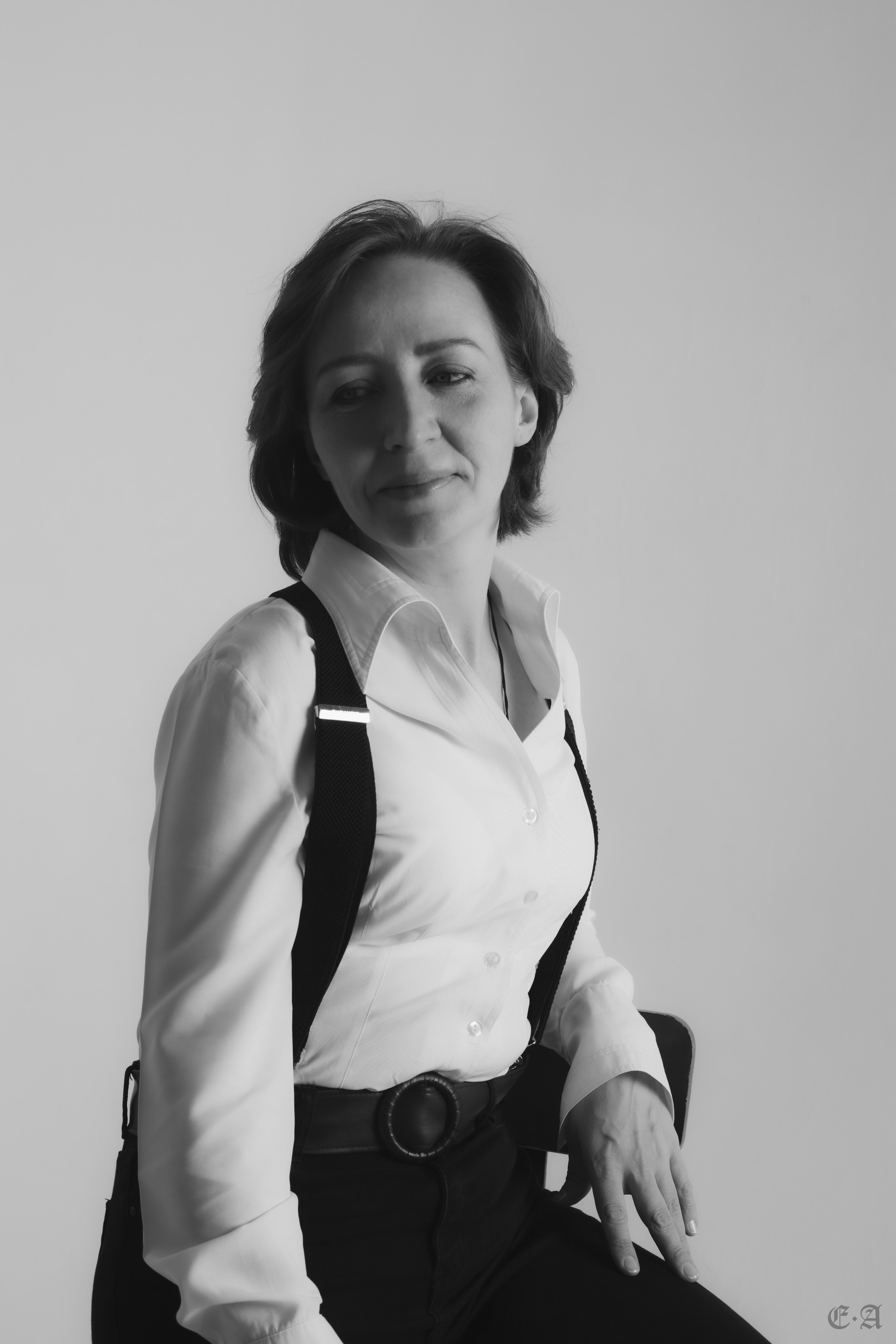 Черно-белая скрипка. Фотограф Ellairen