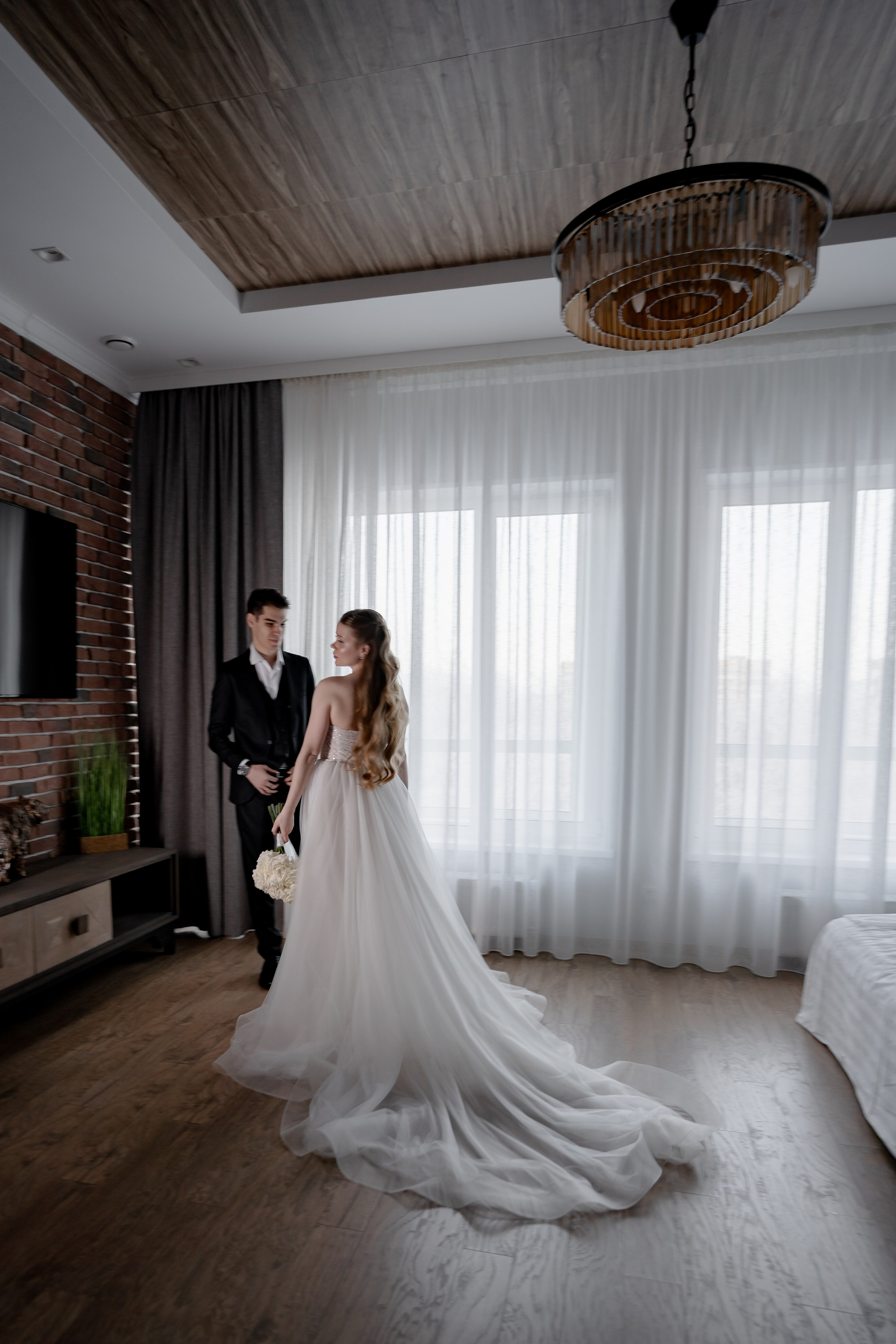 СВАДЕБНАЯ СЬЕМКА СБОРОВ В ОТЕЛЕ И ВЫЕЗД НА ЦЕРЕМОНИЮ (СНЯТО В СИБИРЕ В НИЖНЕВАРТОВСКЕ)М. Профессиональный фотограф, Санкт-Петербург — Виктория Богомолова