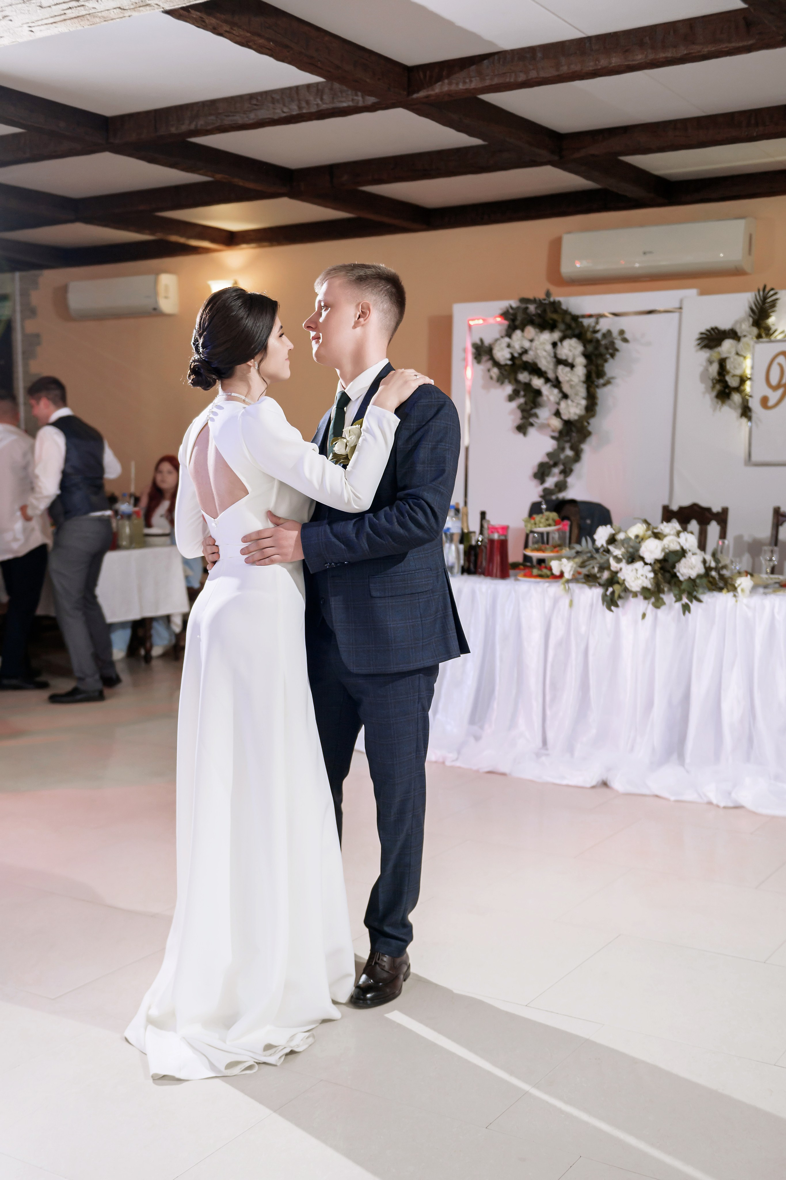 Эдуард и Виктория. Свадебный фотограф Белгород Валуйки Старый Оскол Воронеж