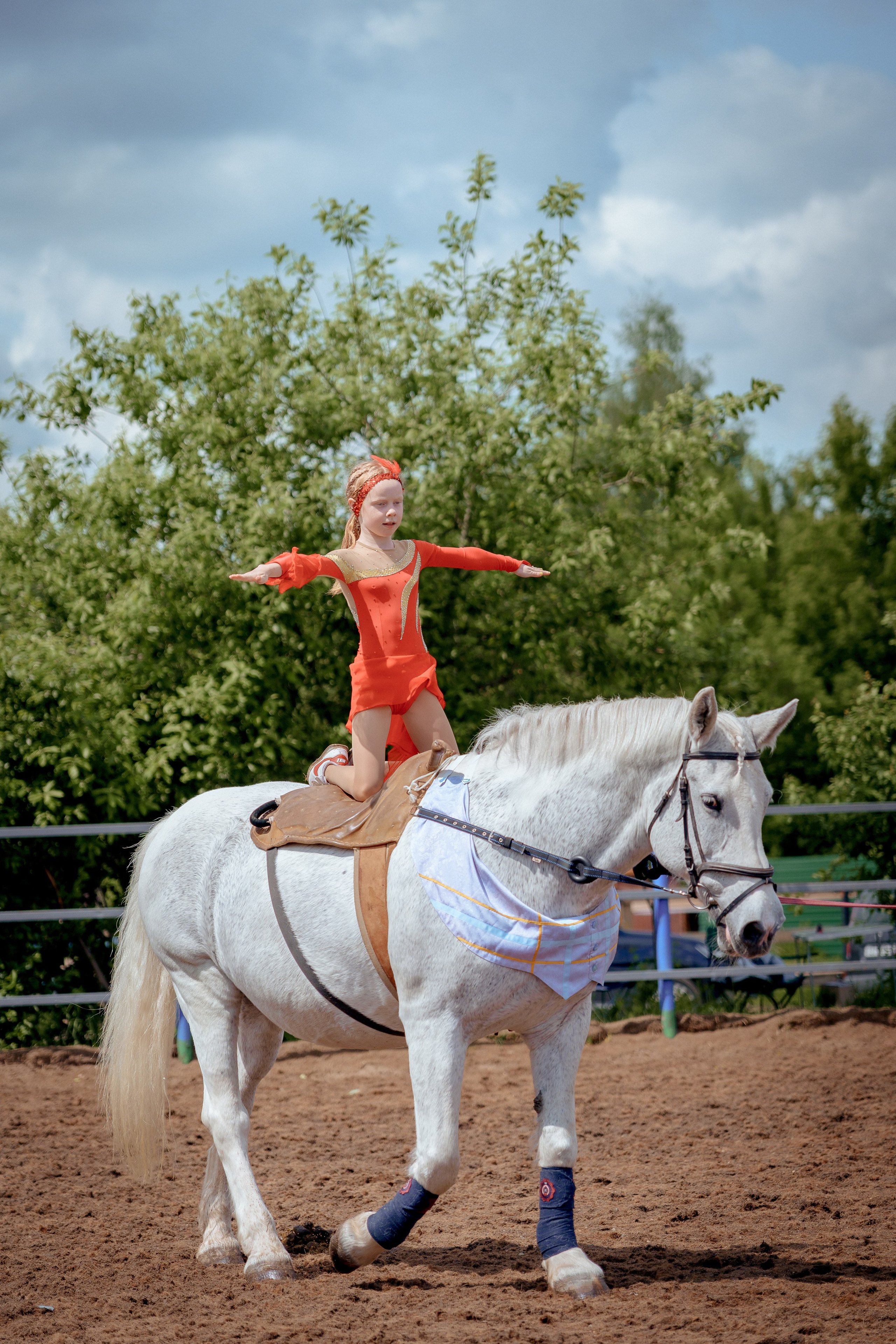 Конный клуб Горки. Портретный и семейный фотограф в Москве/Видное