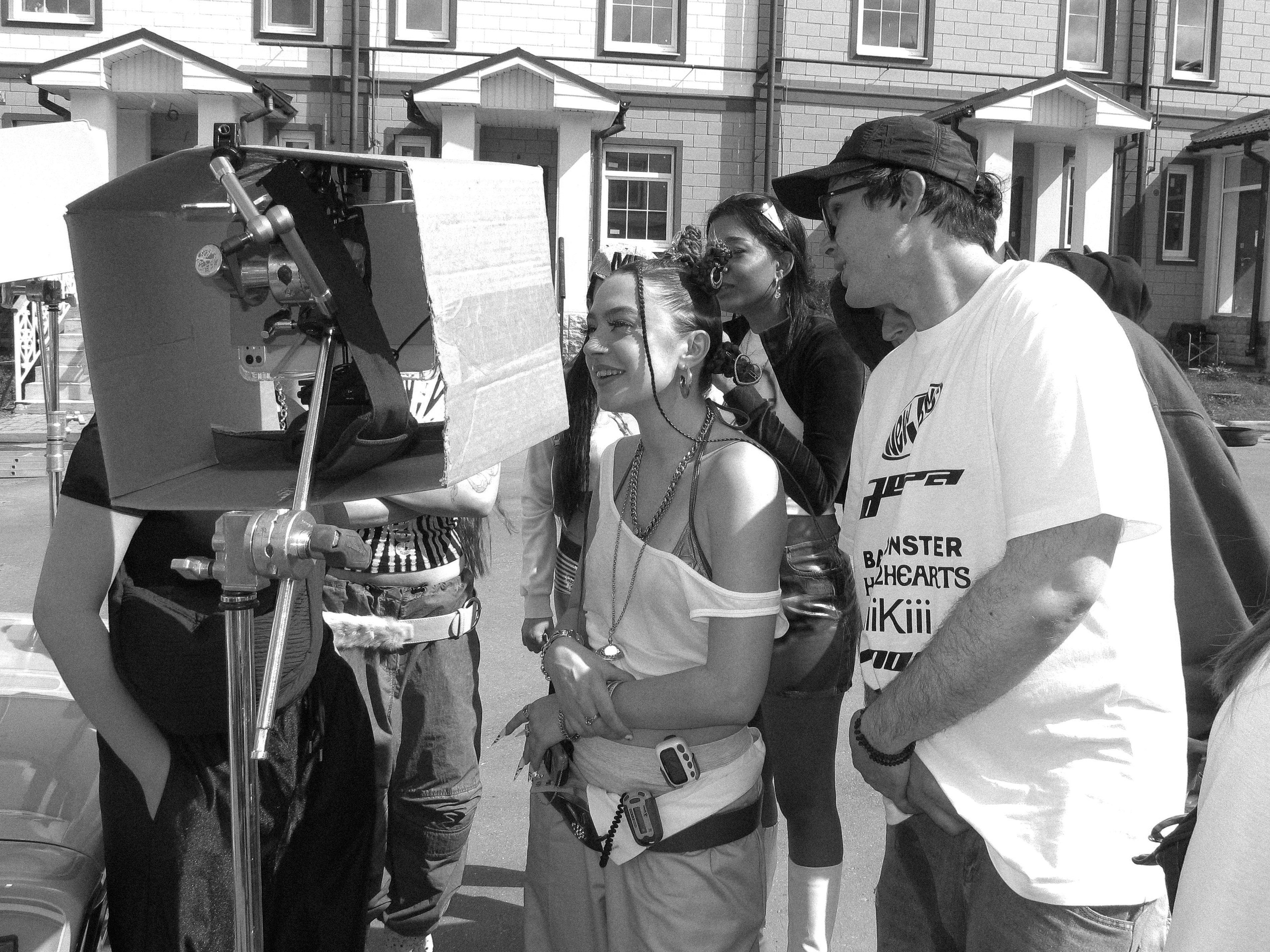 Artists. Full production: photo, video, ai