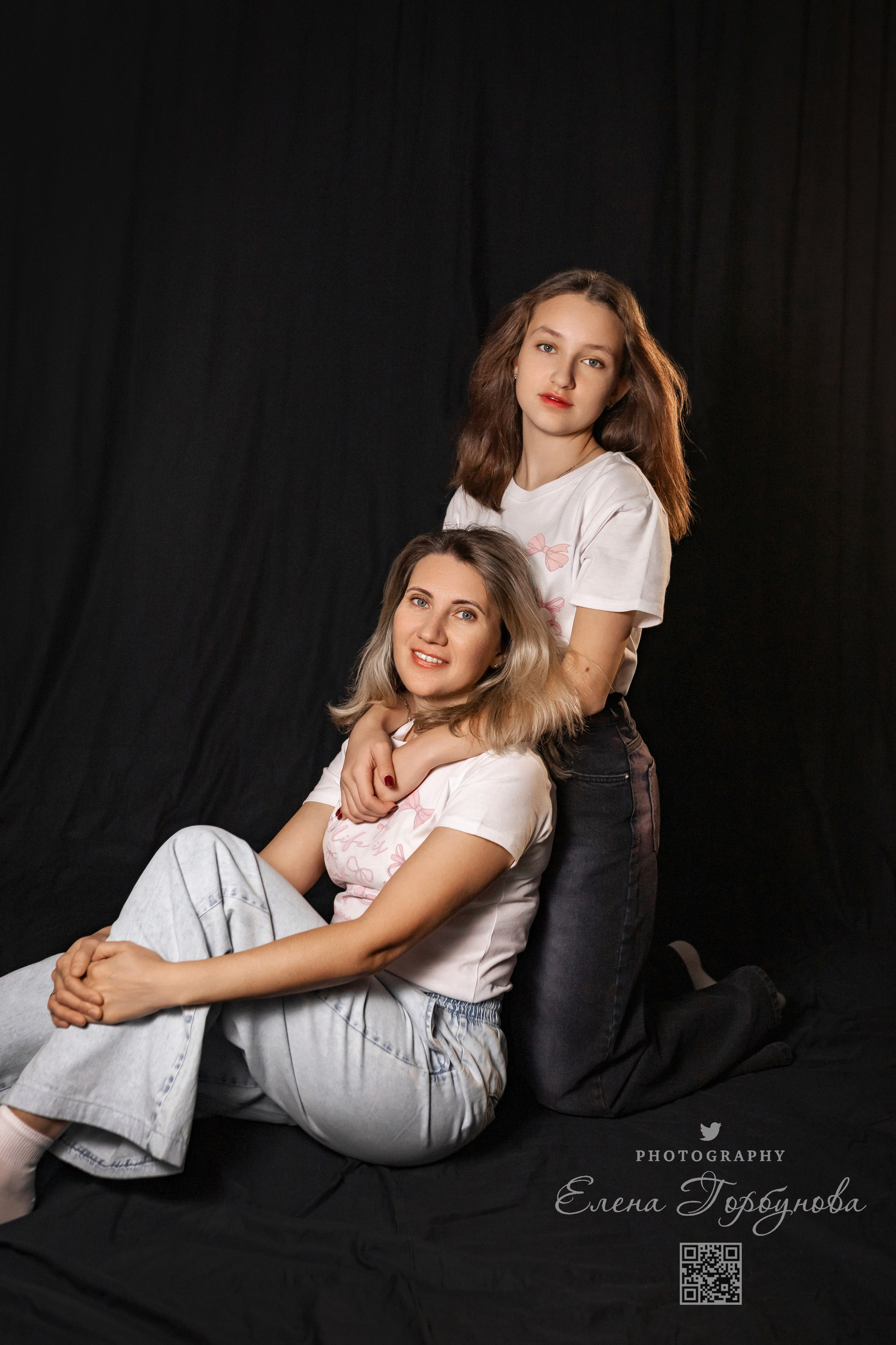 Ольга и Даша. Моя студия. Ноябрь 2024. Фотограф Пермь. Свадьбы. Семья и дети, школа, д. сад. Фотокниги