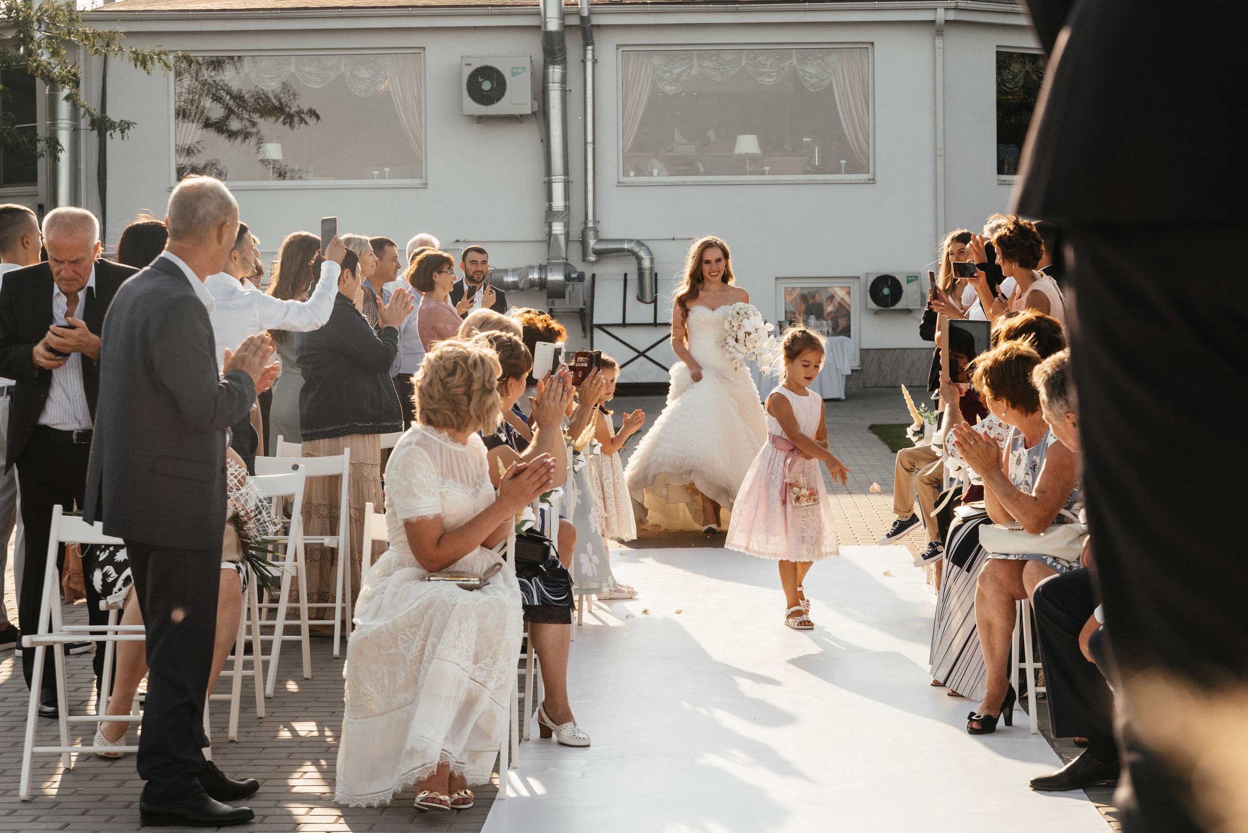 Анонс свадебного дня Влада и Маши. Свадебные, портретные и семейные фотографы в Петербурге