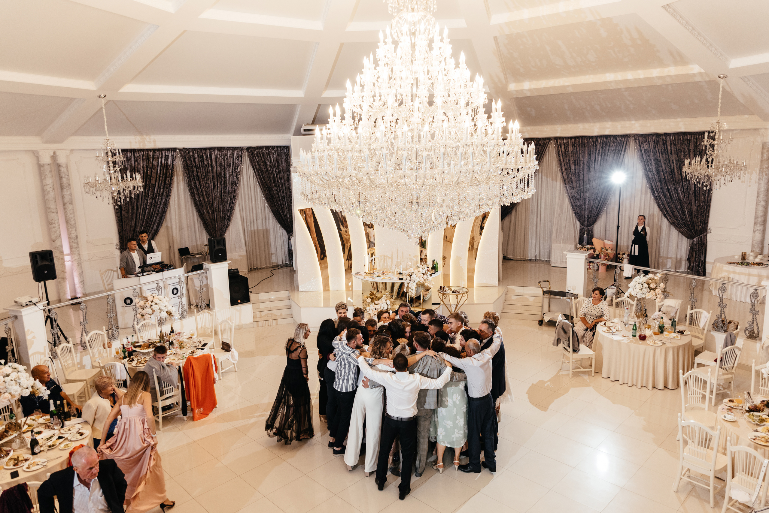 Анонс свадебного дня Влада и Маши. Свадебные, портретные и семейные фотографы в Петербурге