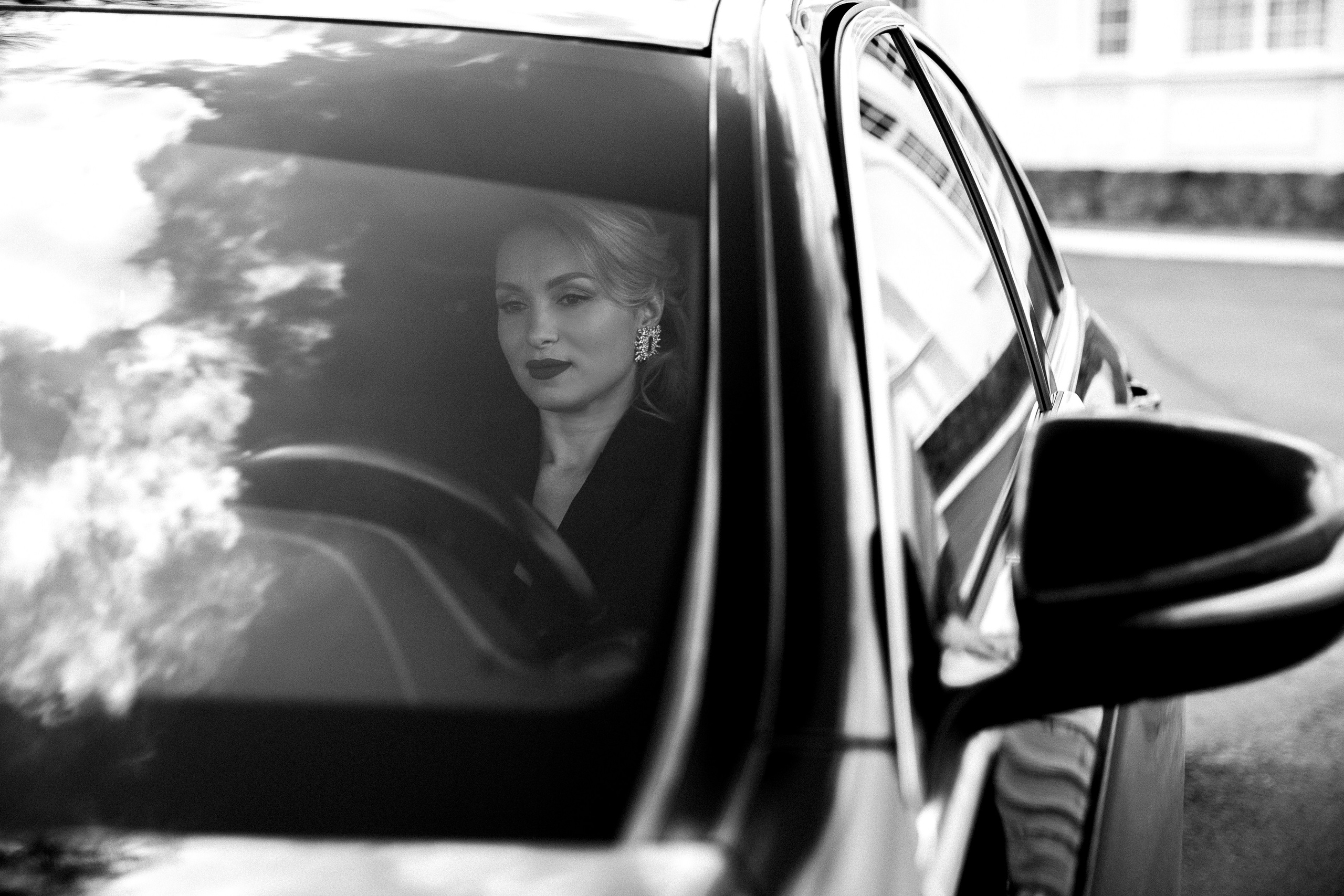 Марина. По следам Хельмута Ньютона. Евгения Мусатова — женский фотограф. Работаю в республике Удмуртия. Выезжаю на съемки в другие города