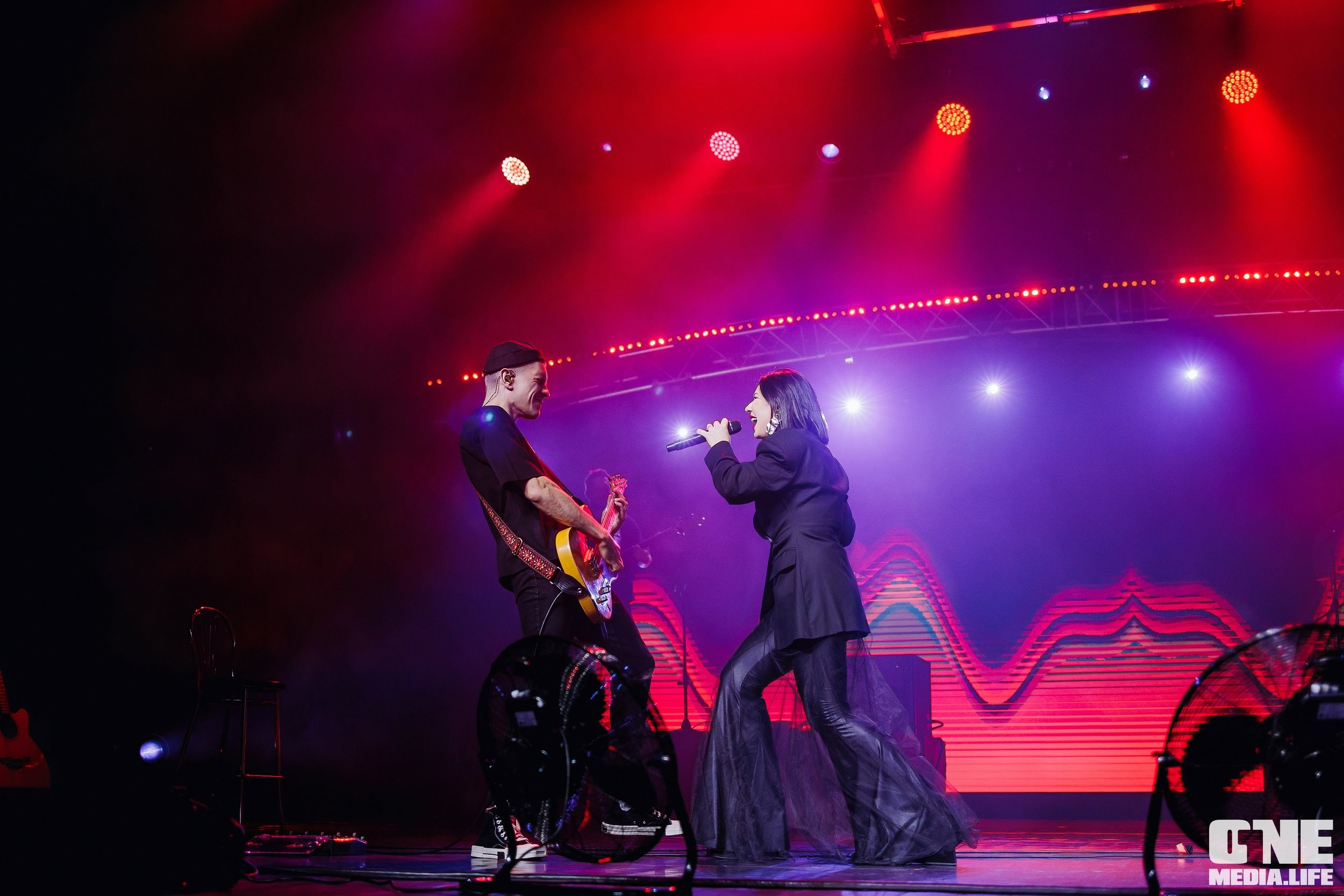 Фоторепортаж с концерта Ёлки. One Media Life: фоторепортажи, фотоотчеты с мероприятий и заведений