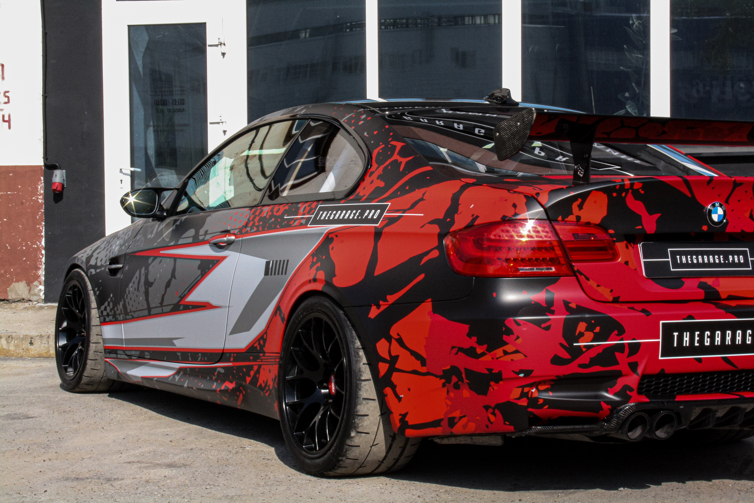 Винилография на BMW M3 E92. Студия дизайна и оклейки авто Barmaley Design