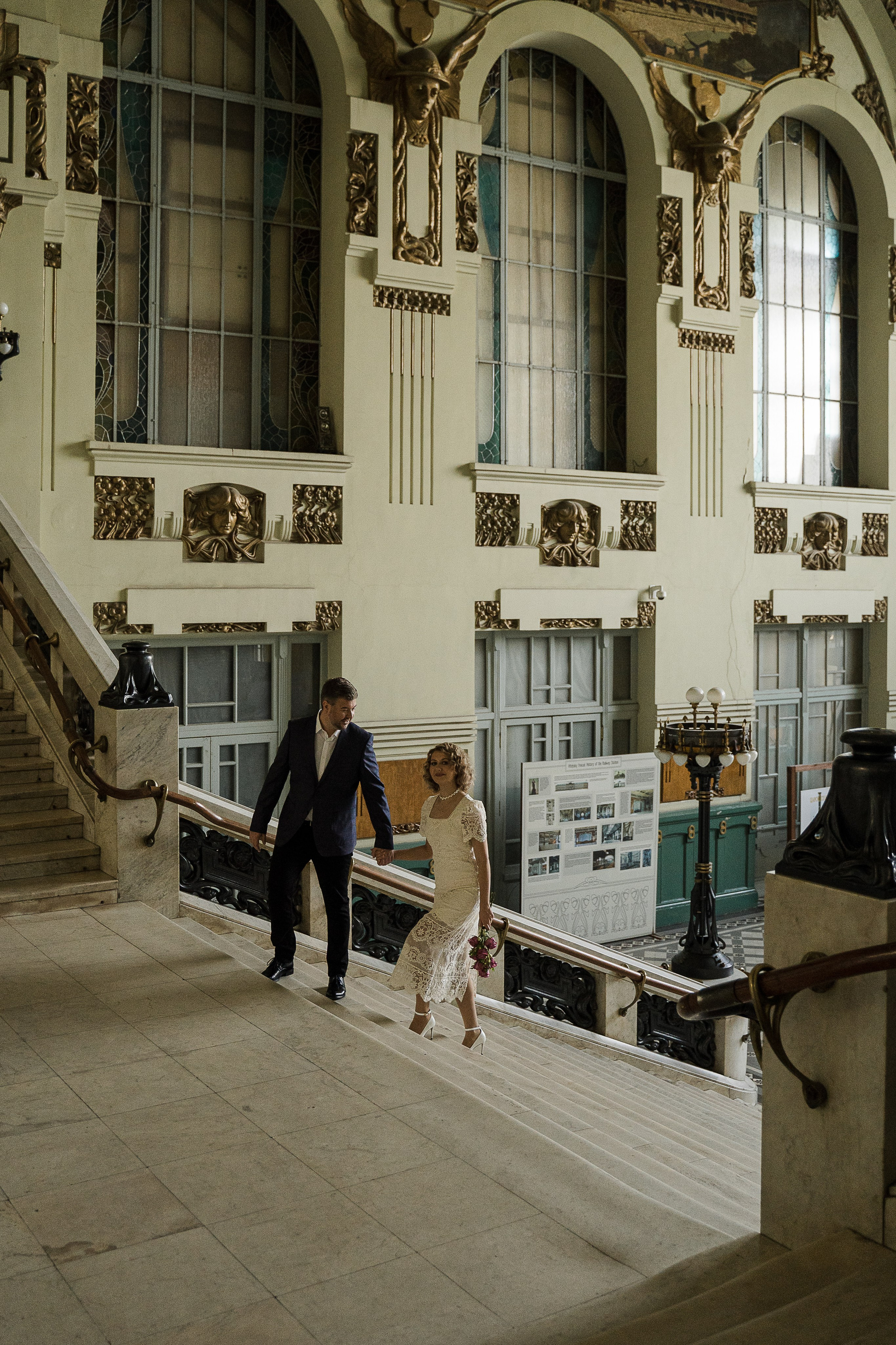 Свадебная фотосессия на Витебском вокзале. Свадебный и семейный фотограф в Пушкине и Санкт-Петербурге Мария Филиппова